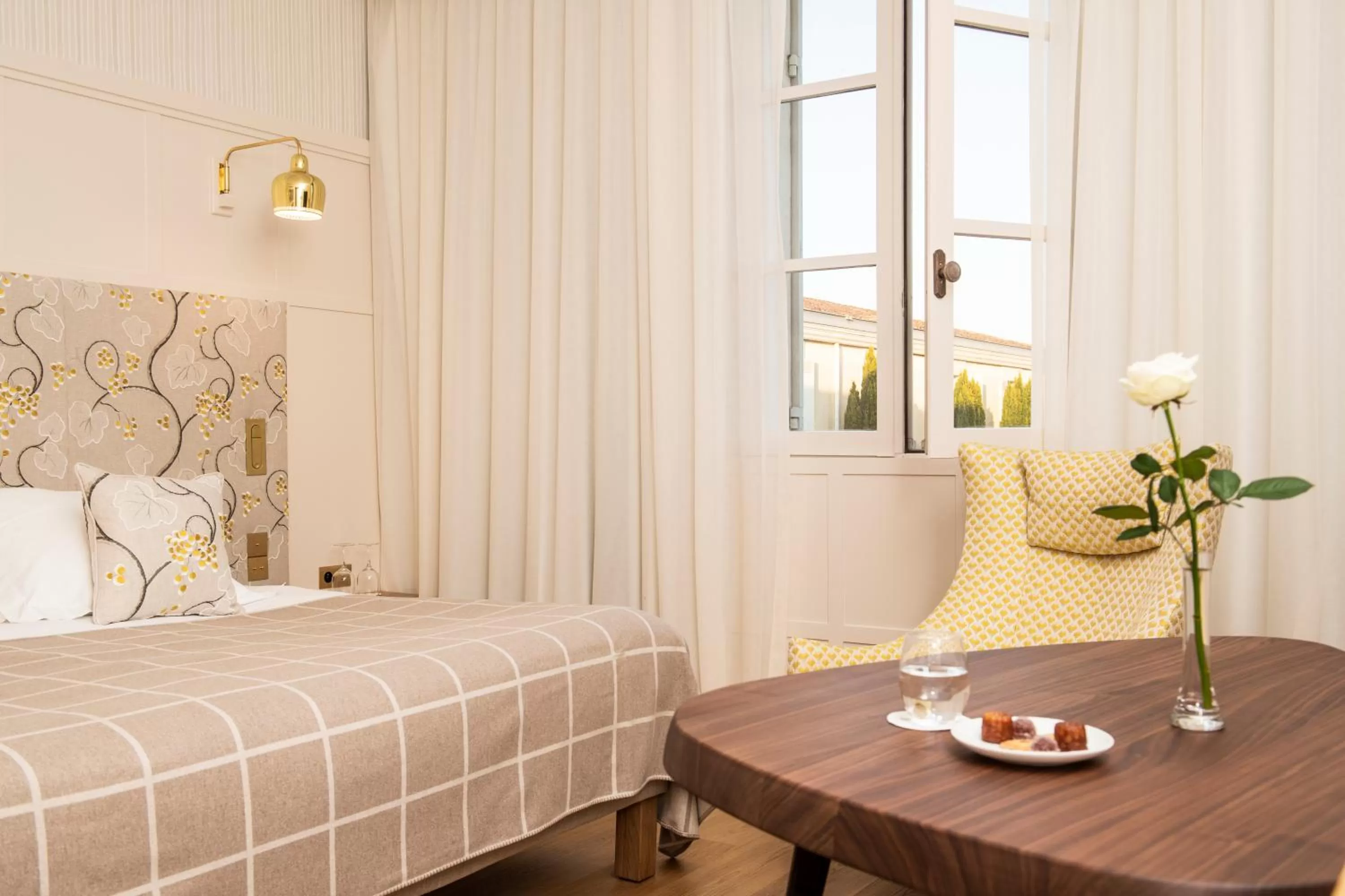 Bed in Château Cordeillan-Bages