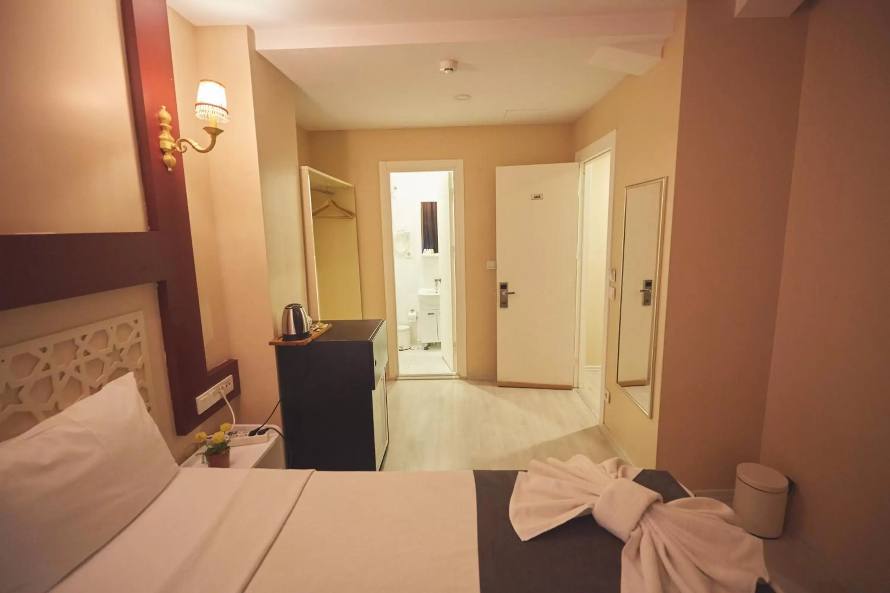 Photo of the whole room, Bed in Albatros Hagia Sophia Hotel
