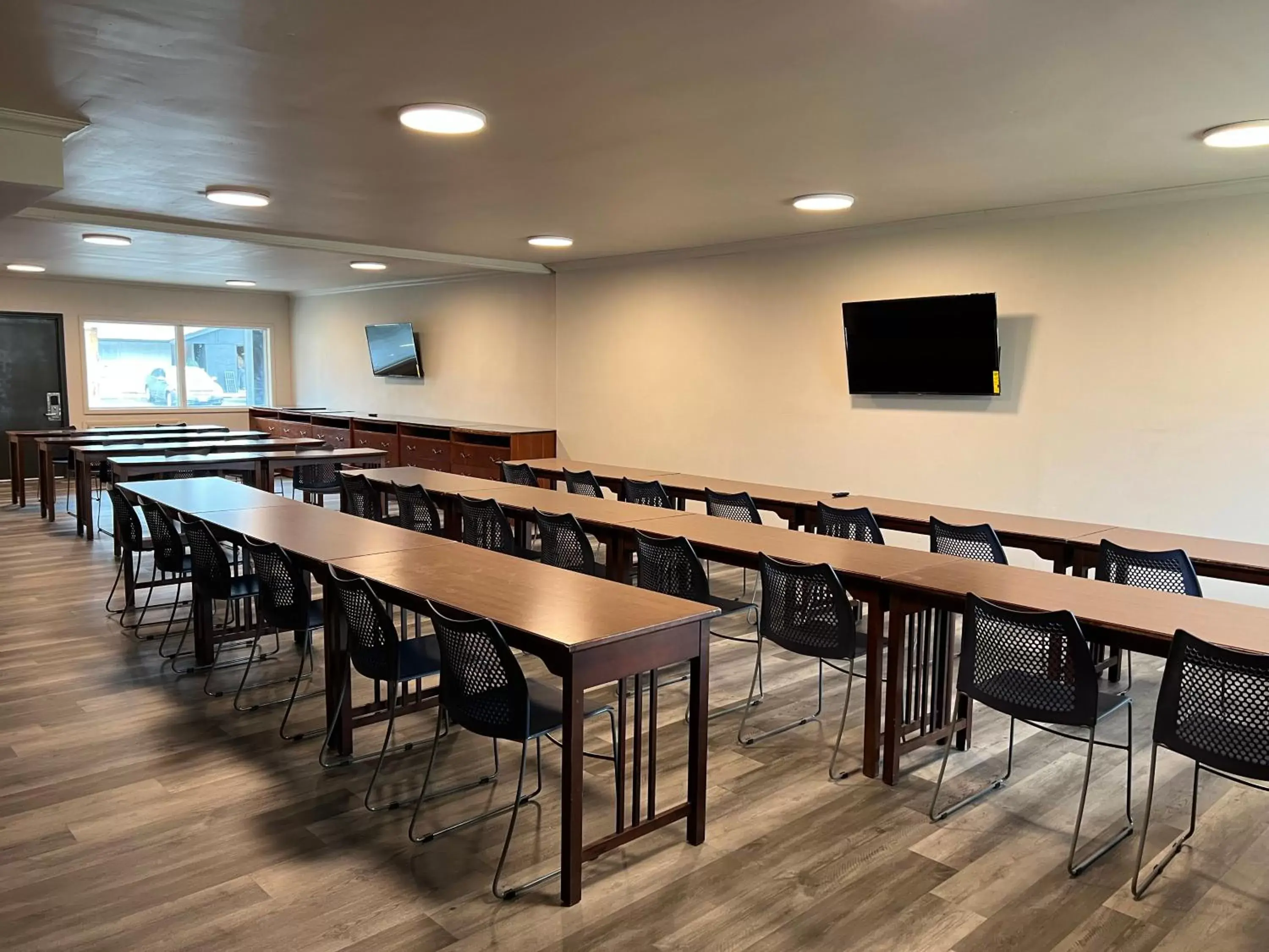 Meeting/conference room in Days Inn and Suites by Wyndham Port Huron