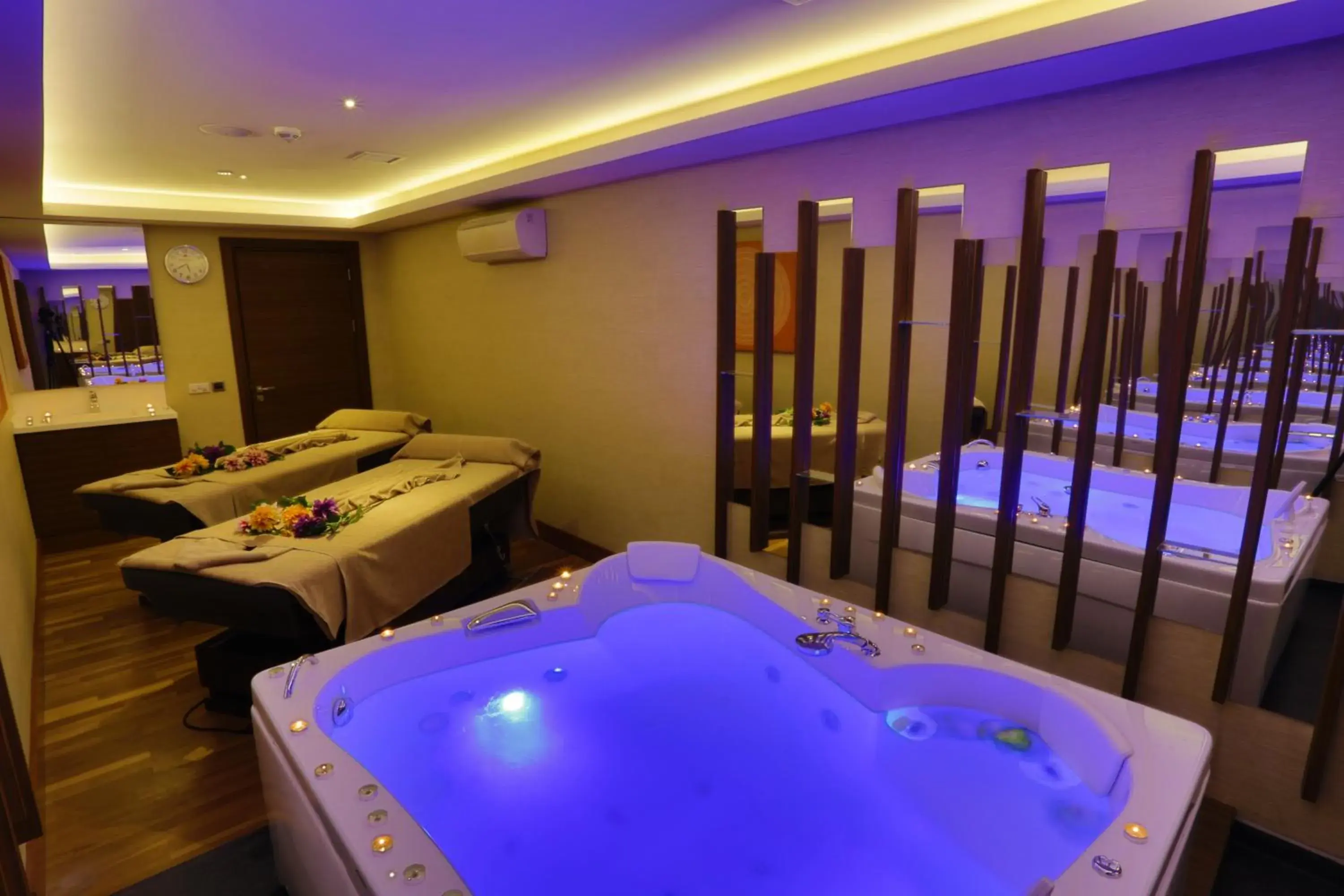 Spa and wellness centre/facilities, Pool View in Royal Stay Palace Hotel