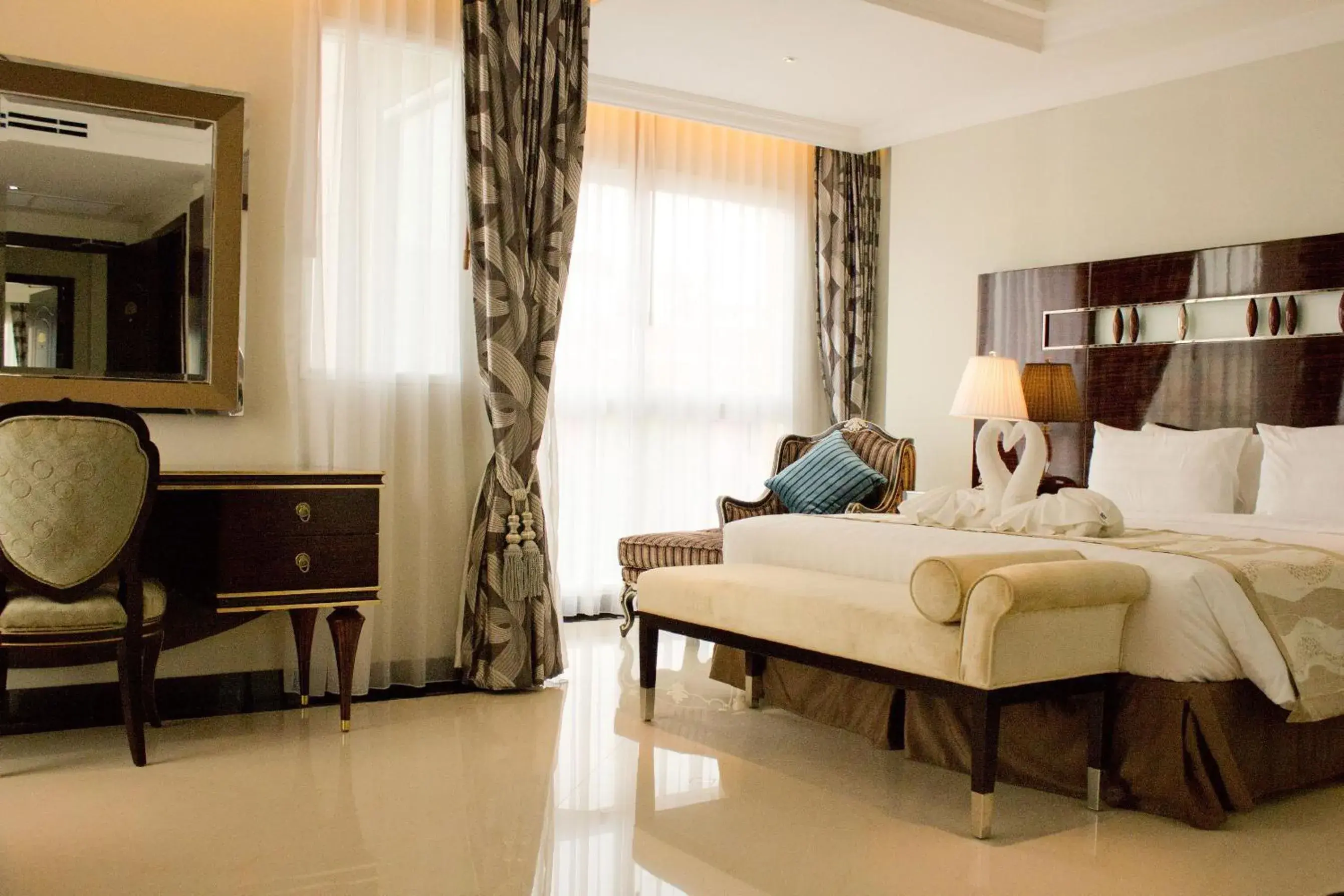 Photo of the whole room, Bed in LK Royal Wing Photo of the whole room, Bed in LK Royal Wing