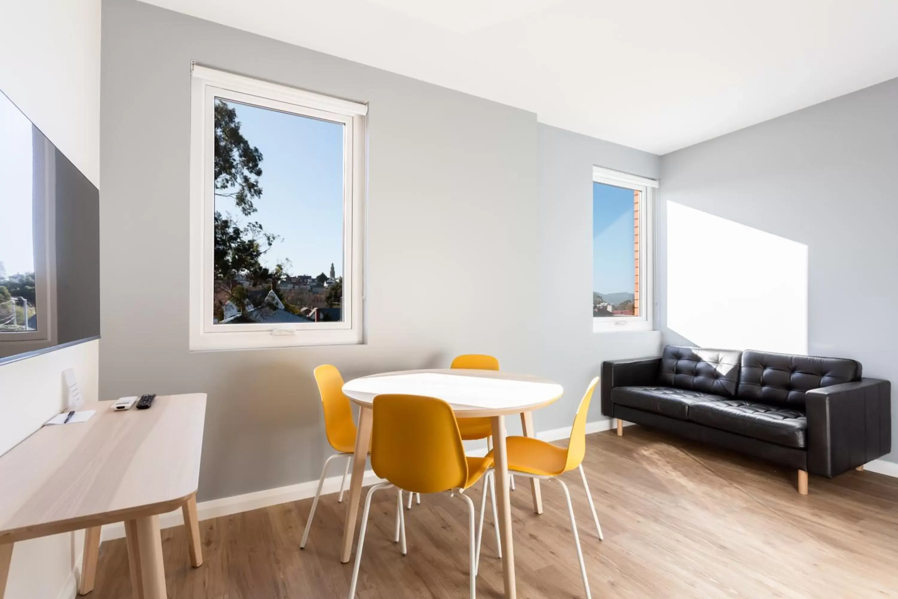 Dining Area in Mayfair Plaza Motel and Apartments