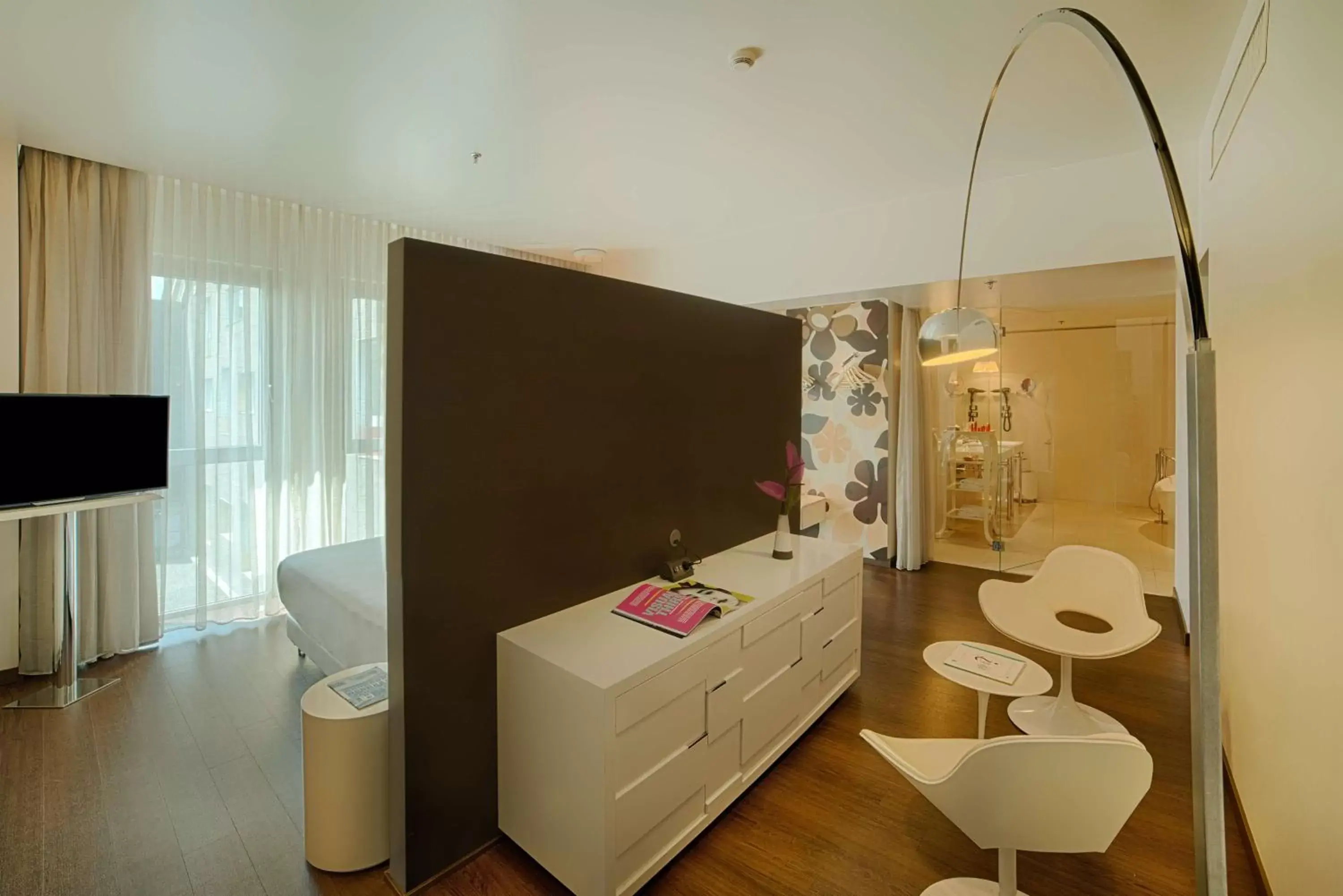 Bedroom, TV/Entertainment Center in Nhow Milan