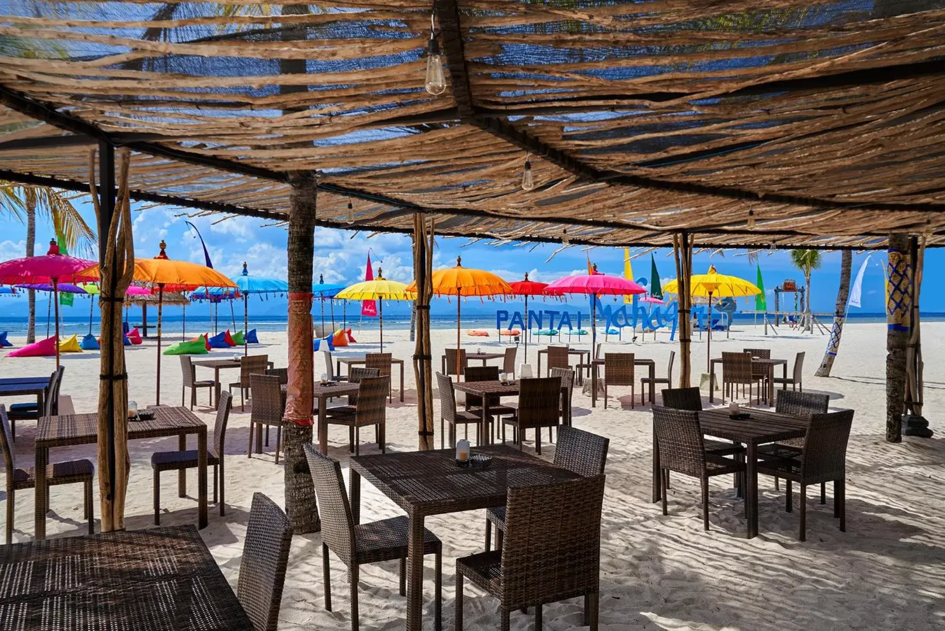 Patio, Restaurant/Places to Eat in Mahagiri Resort Nusa Lembongan