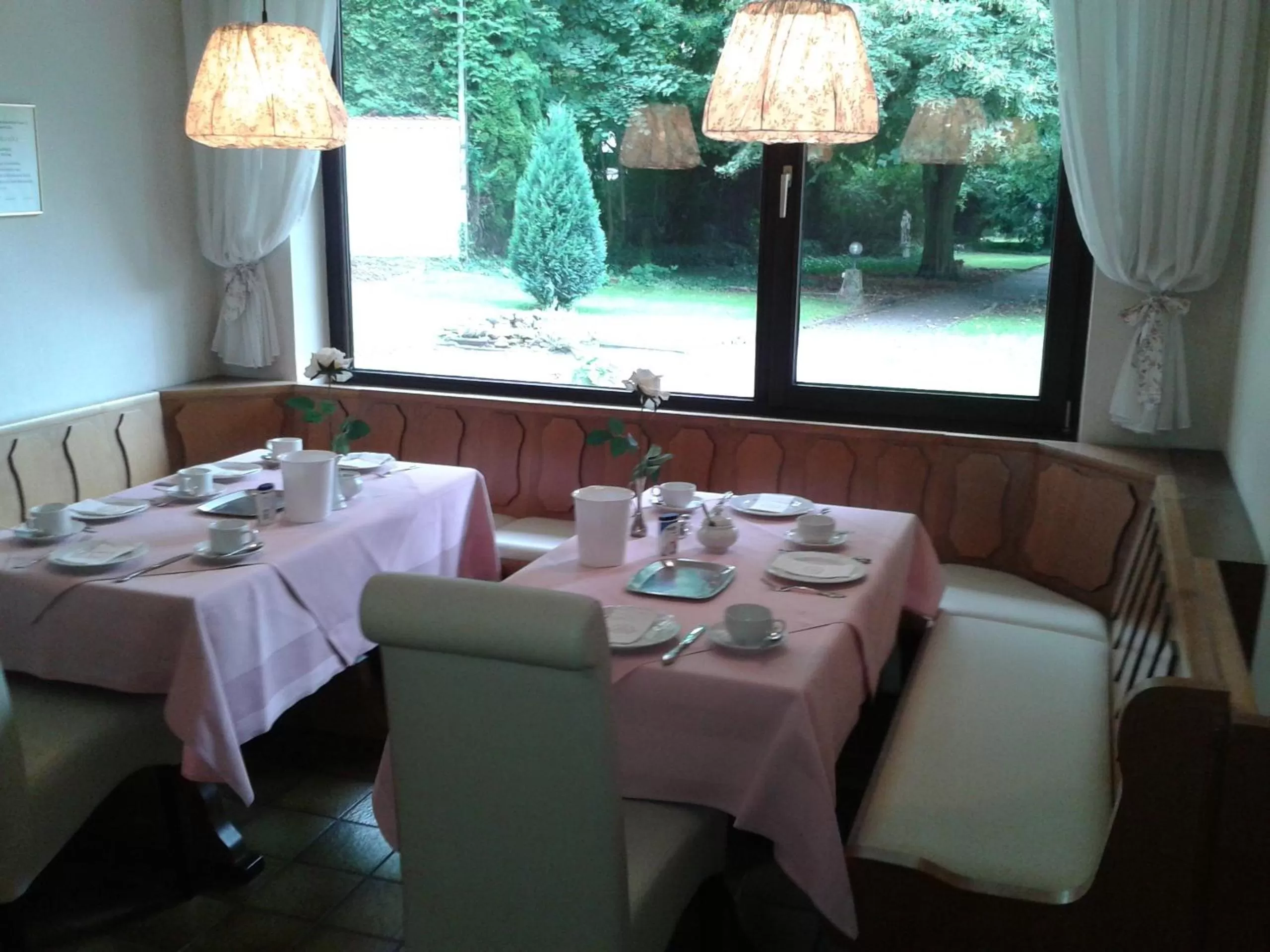 Food and drinks in Hotel Büchner Garni