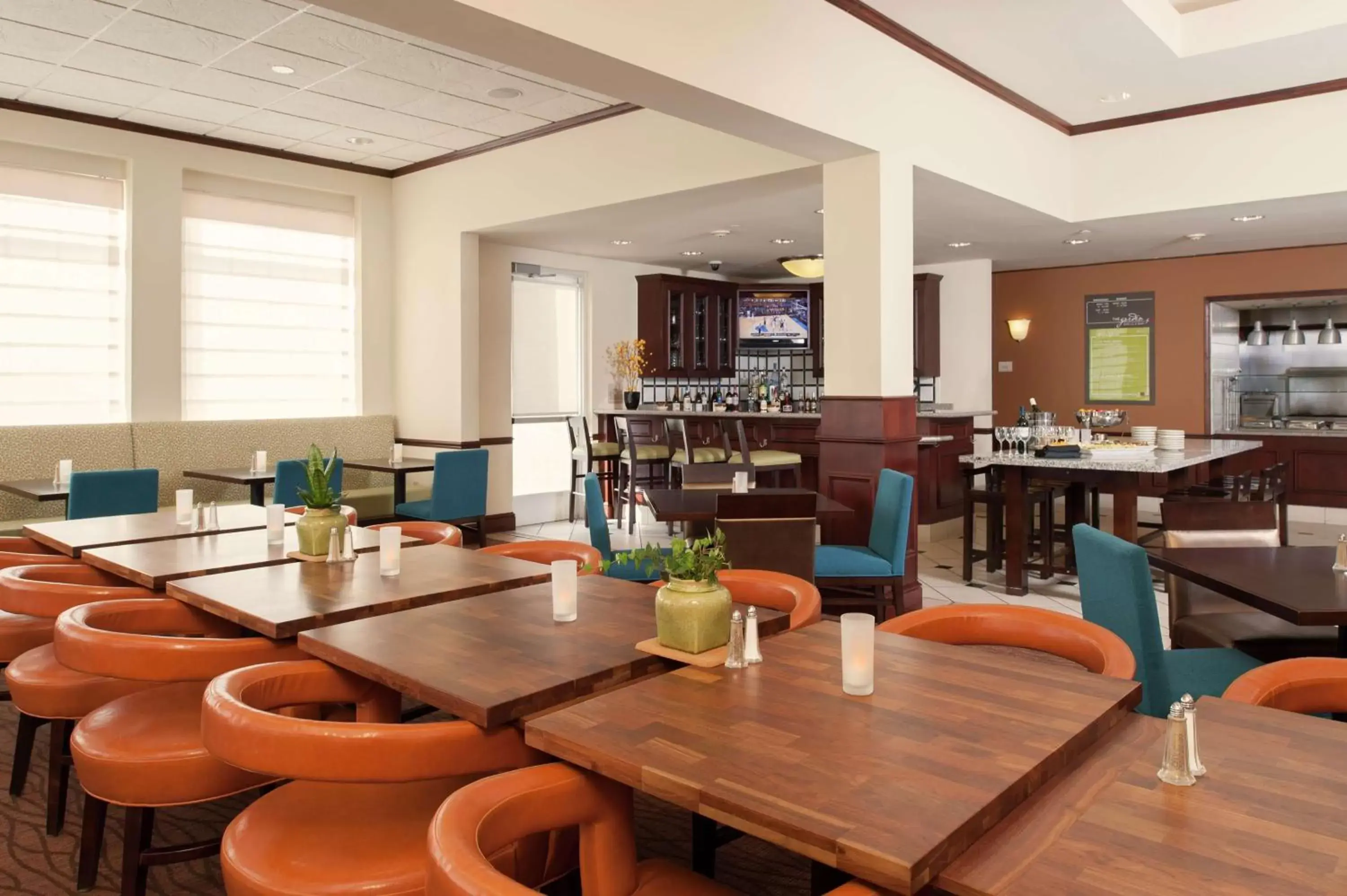 Lobby or reception, Restaurant/Places to Eat in Hilton Garden Inn St. Paul Oakdale