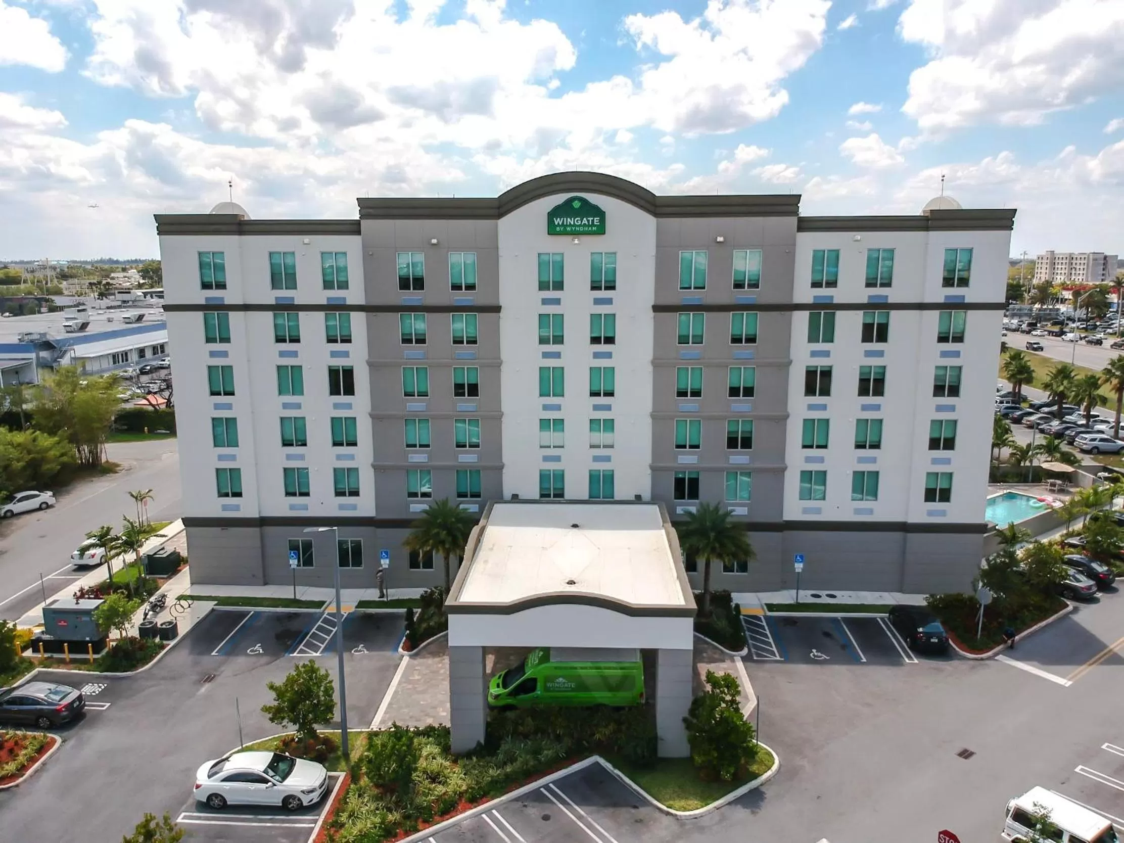 Property building in Wingate by Wyndham Miami Airport