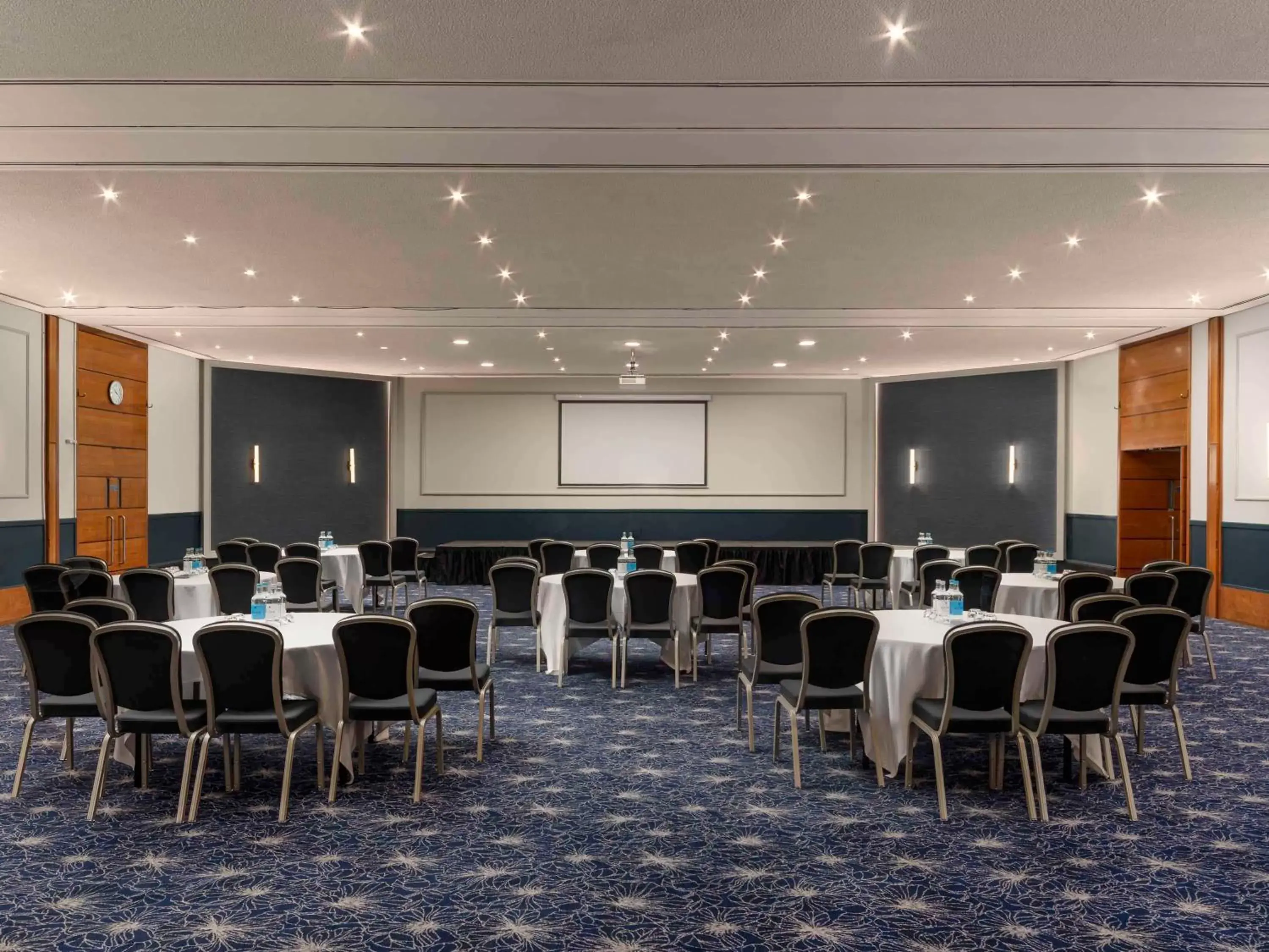 Meeting/conference room in Sofitel London Gatwick