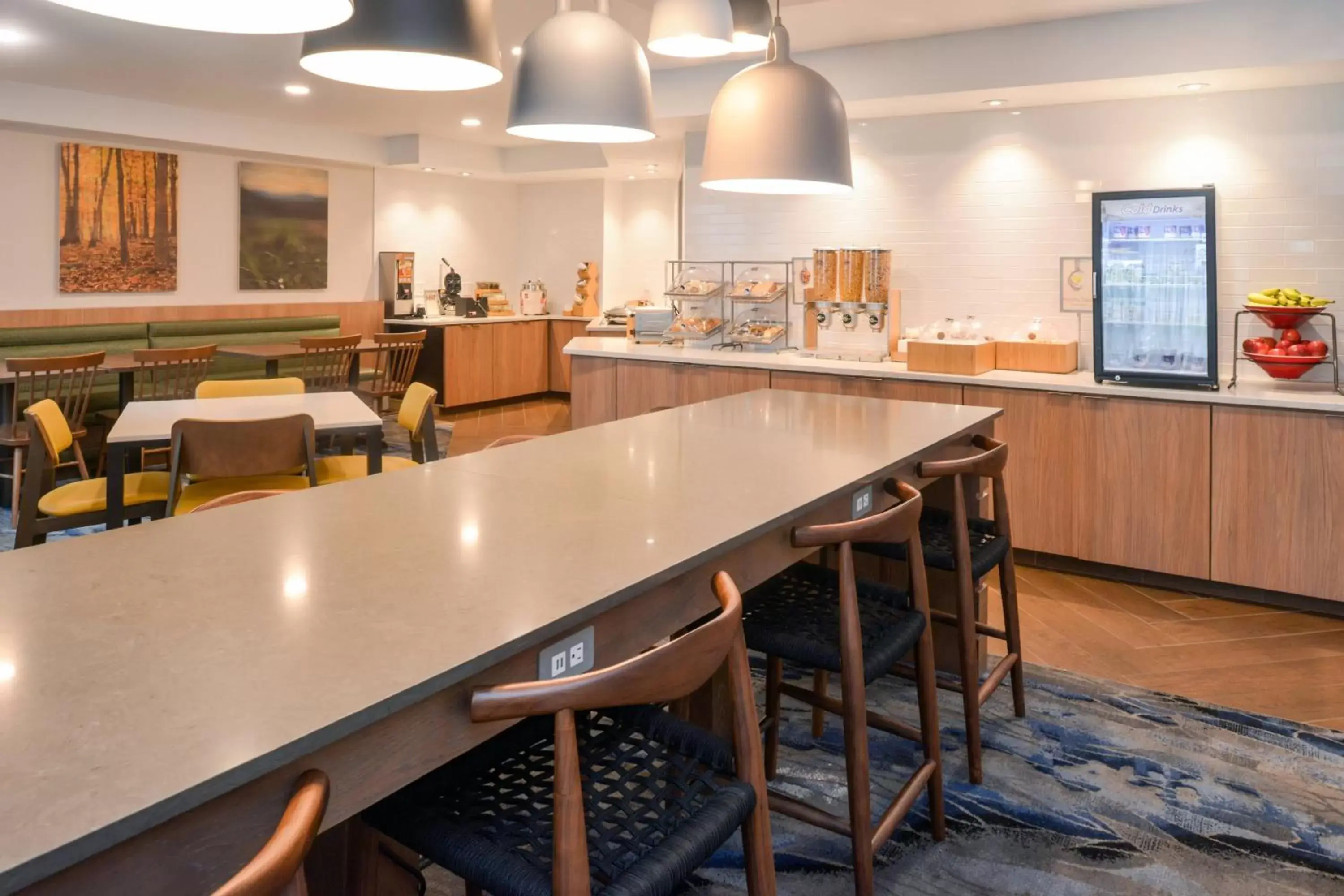 Breakfast, Restaurant/Places to Eat in Fairfield Inn & Suites by Marriott Pittsburgh New Stanton