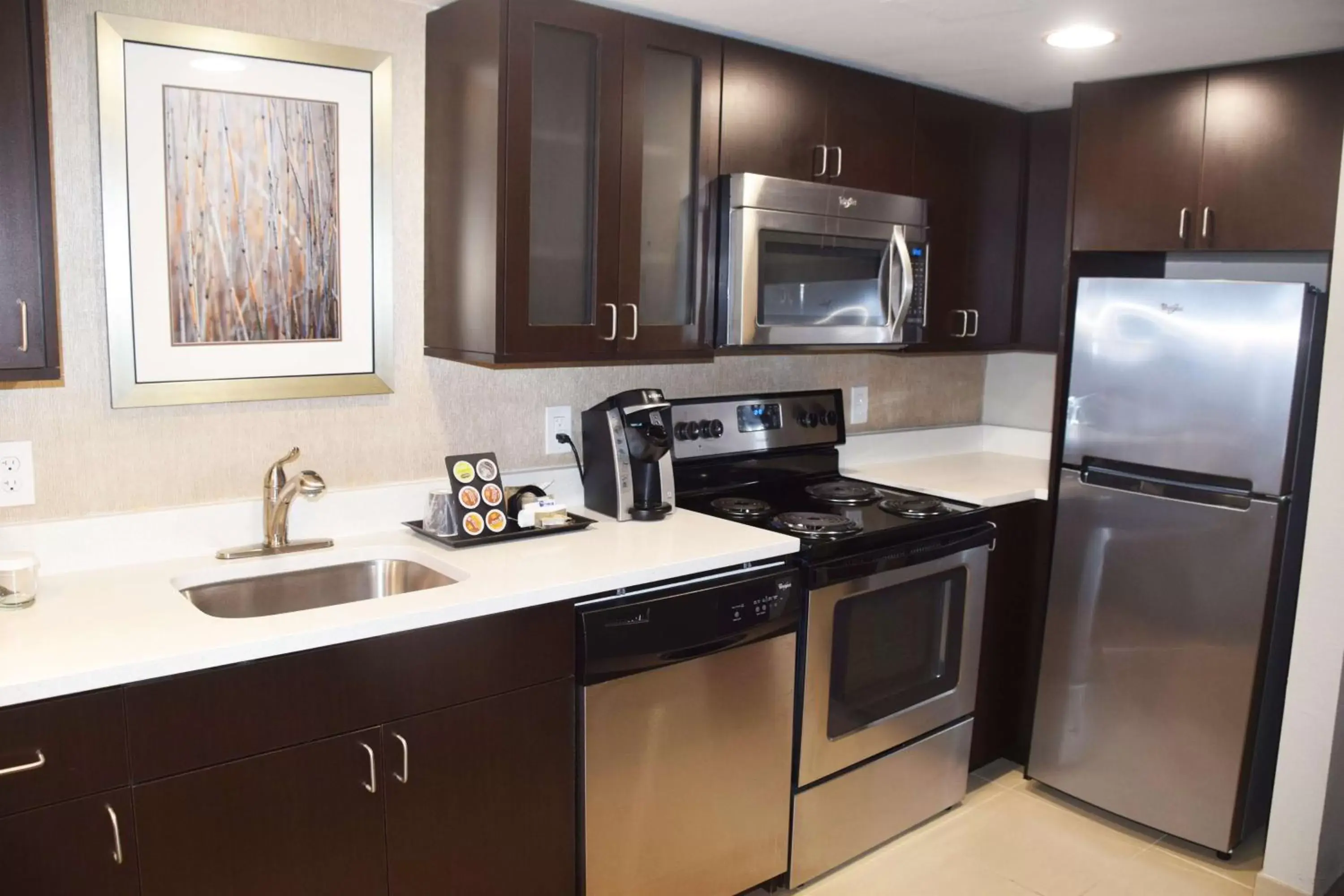 Kitchen or kitchenette, Kitchen/Kitchenette in DoubleTree by Hilton Montgomery Downtown