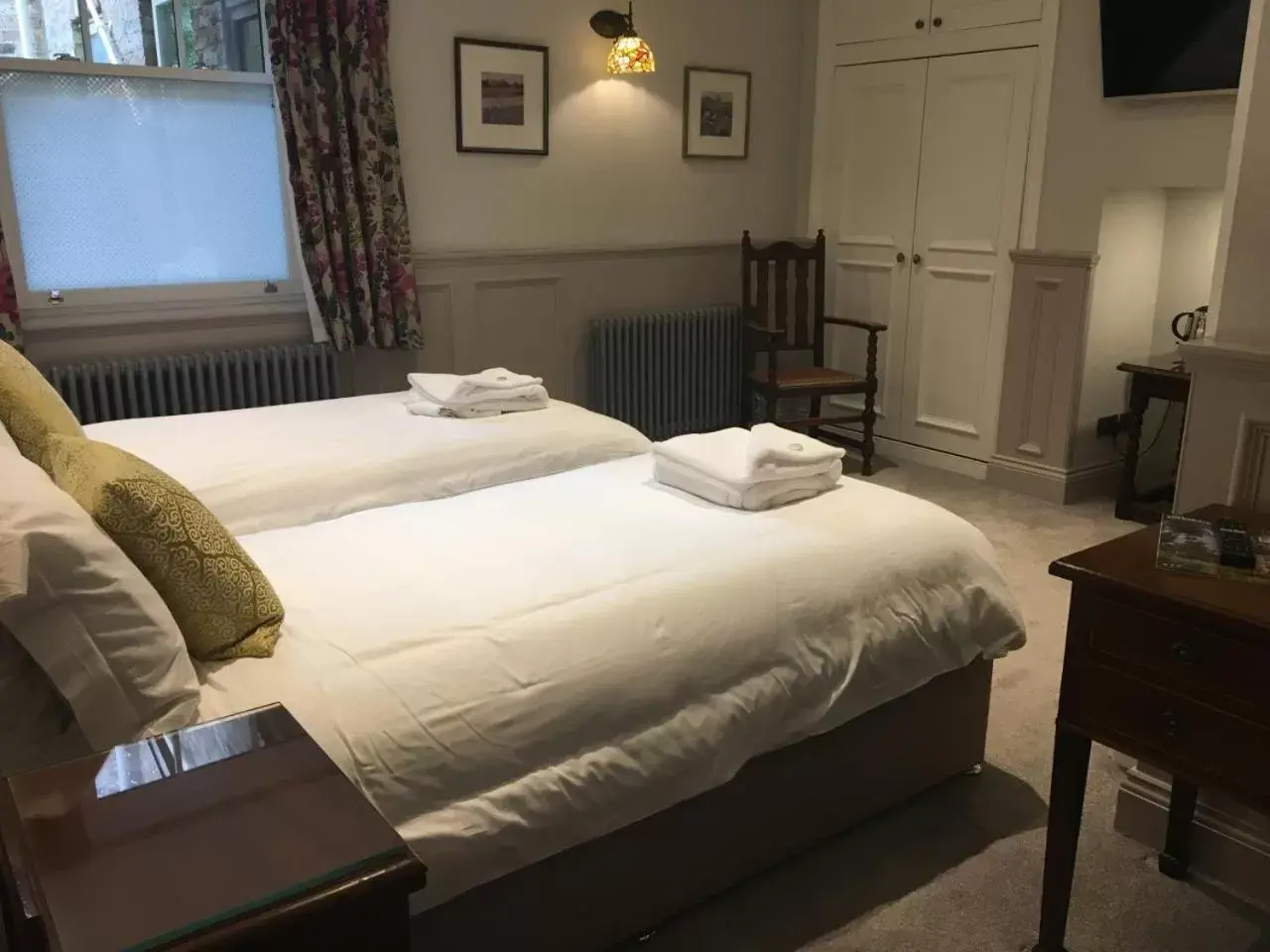 Photo of the whole room, Bed in 23 St Mary's