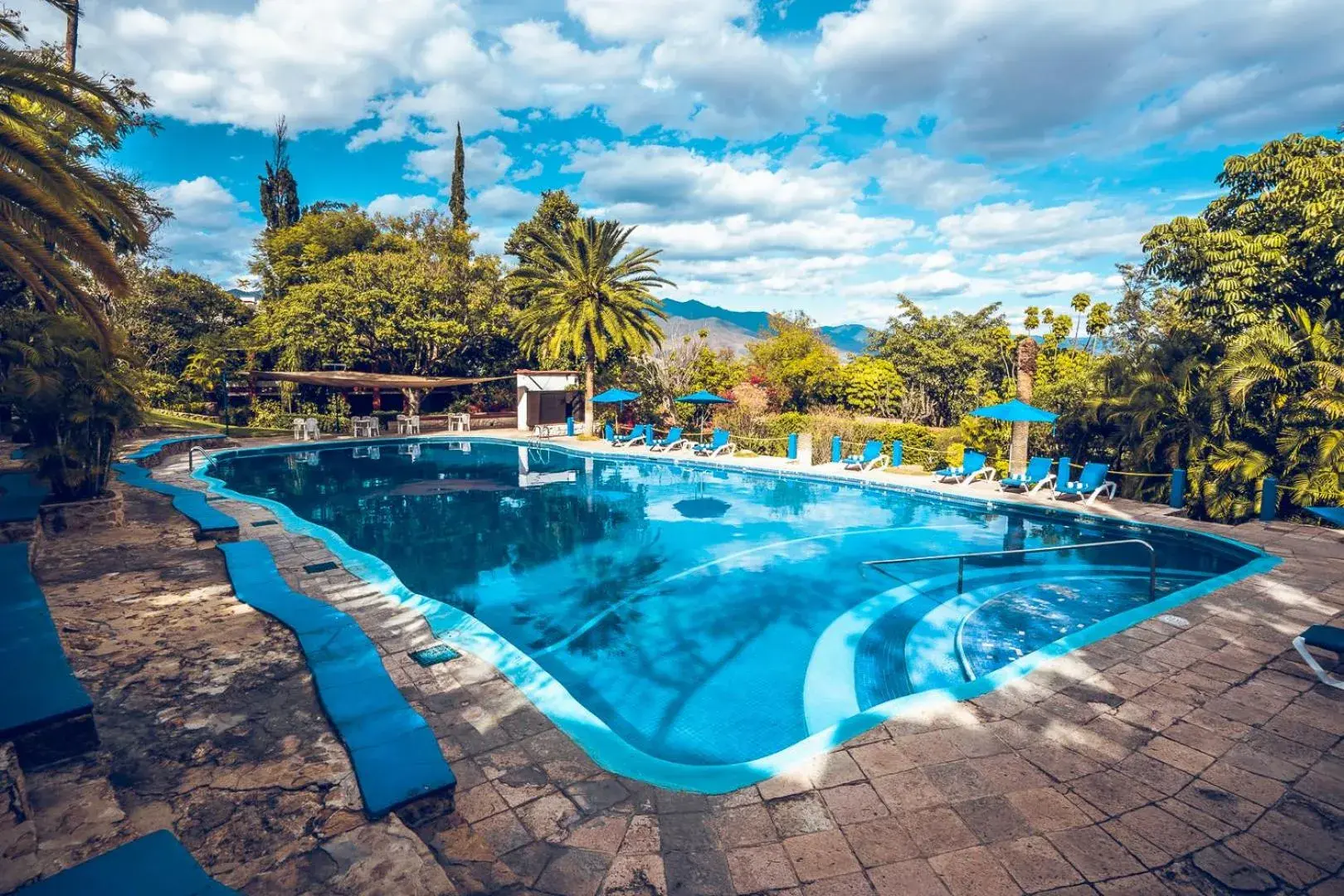 Swimming Pool in Hotel Victoria Oaxaca