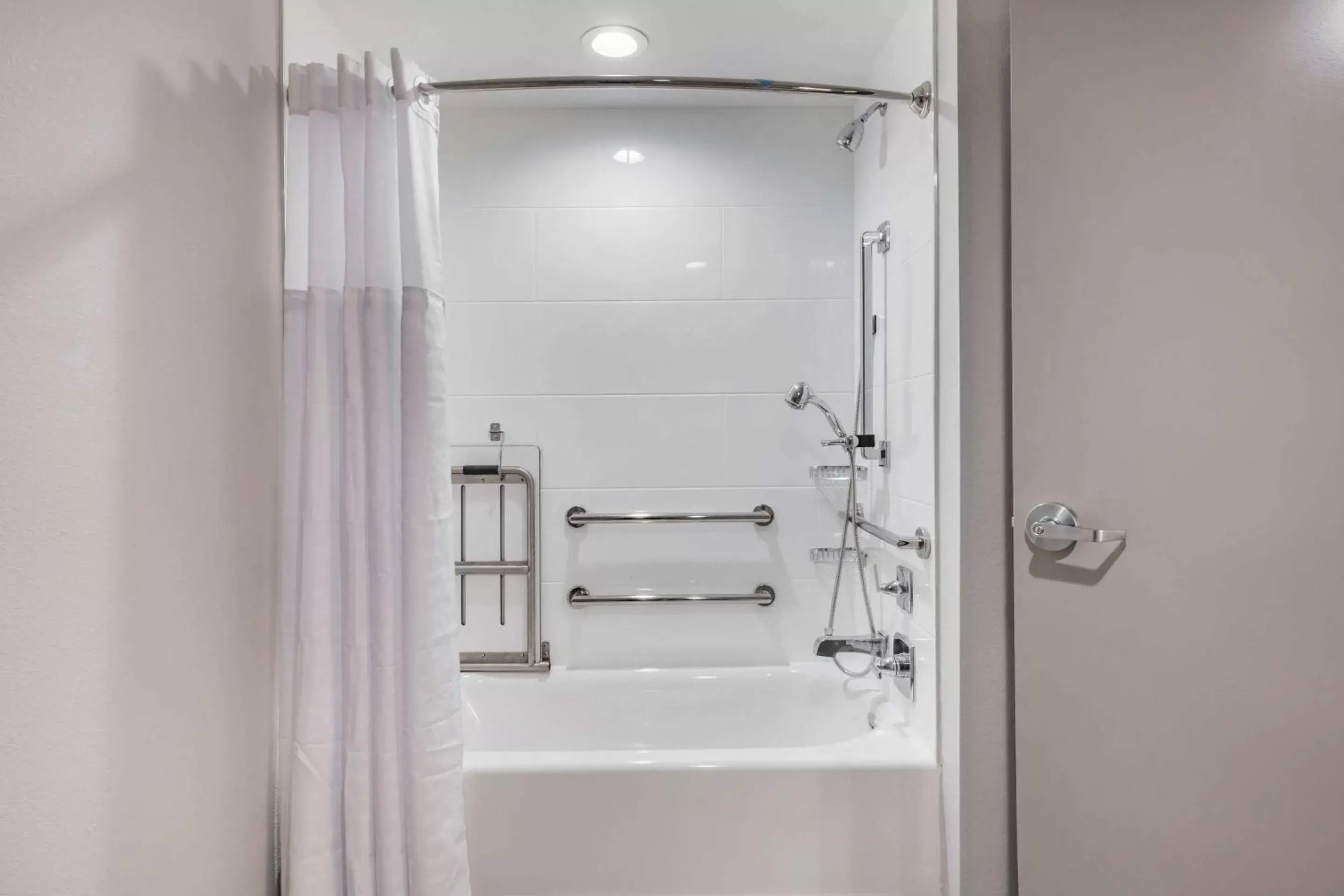 Shower, Bathroom in Comfort Suites Gainesville Near University