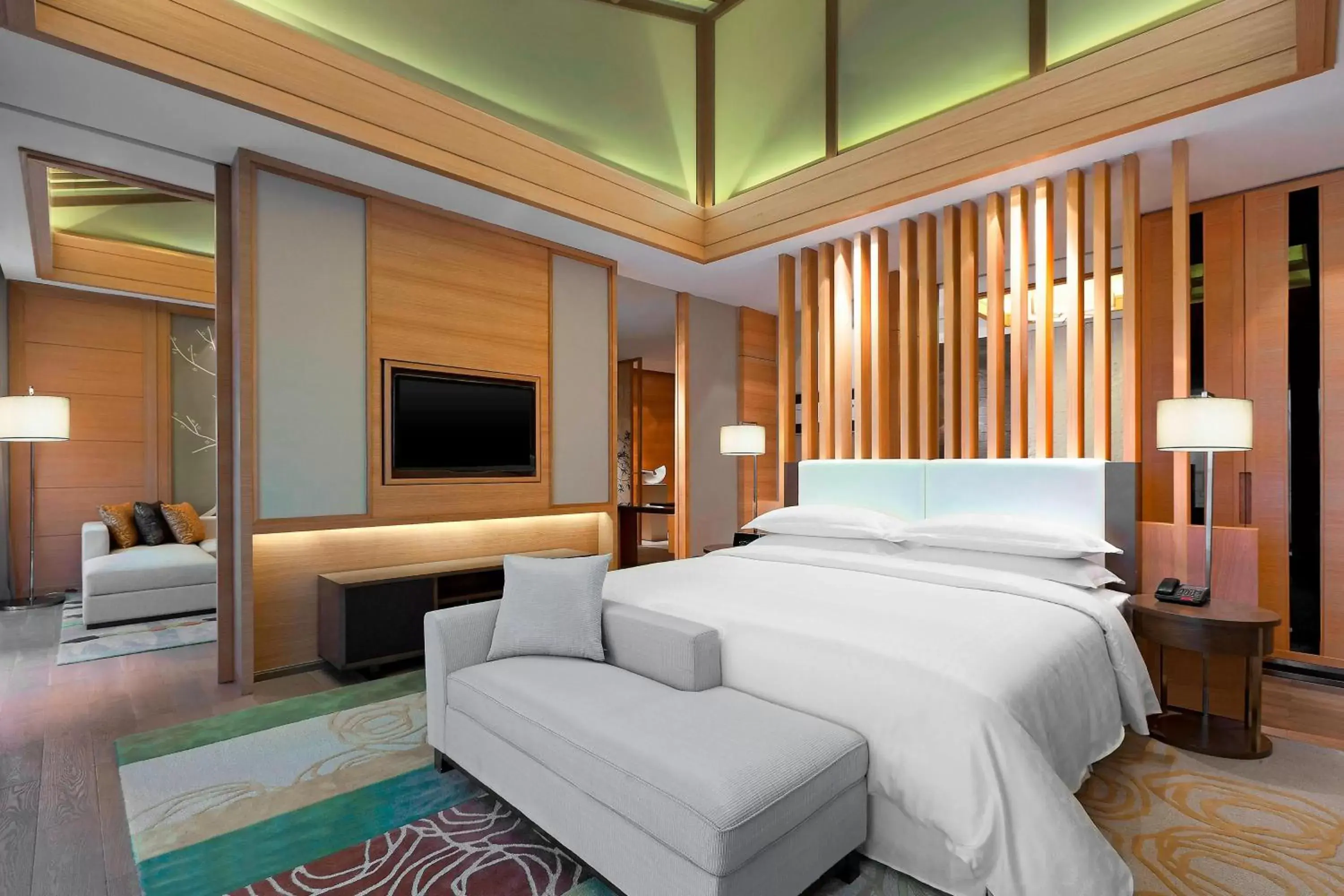 Bedroom, Bed in Sheraton Grand Hangzhou Wetland Park Resort