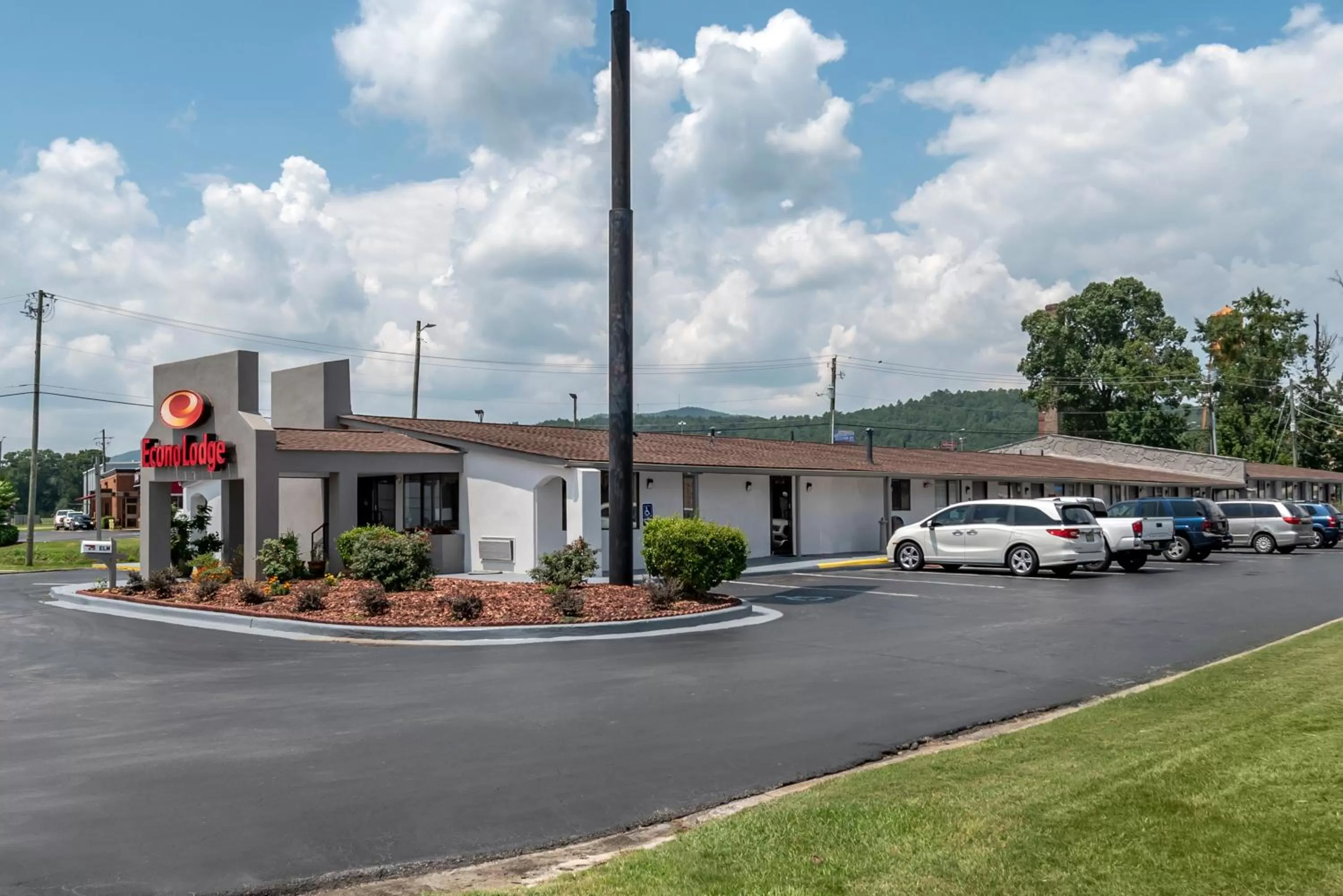 Property building in Econo Lodge Oxford near Choccolocco Park