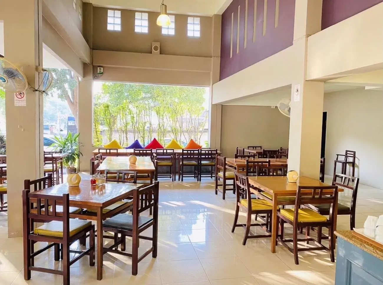 Lobby or reception, Restaurant/Places to Eat in Sun Hotel