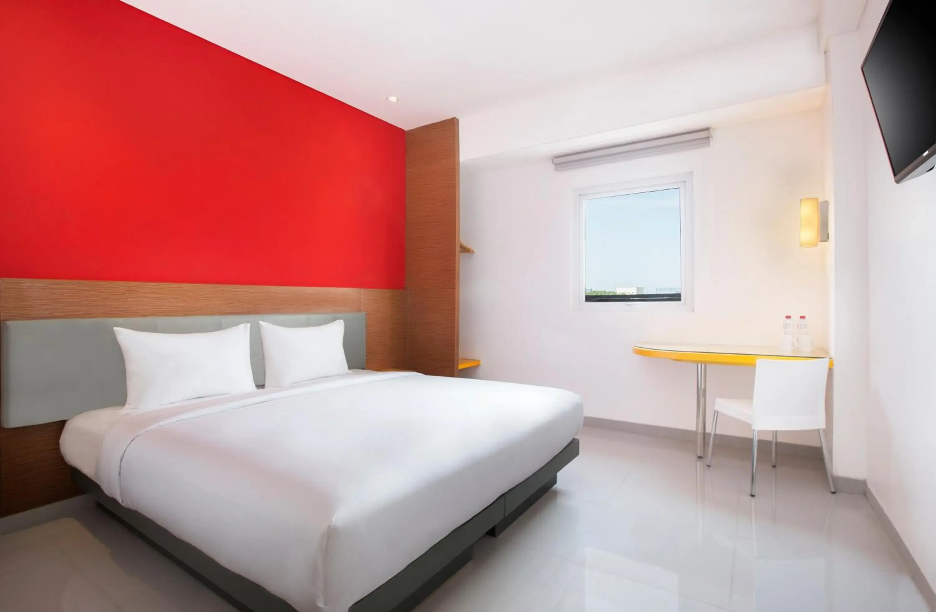 Bedroom, Bed in Amaris Hotel Madiun