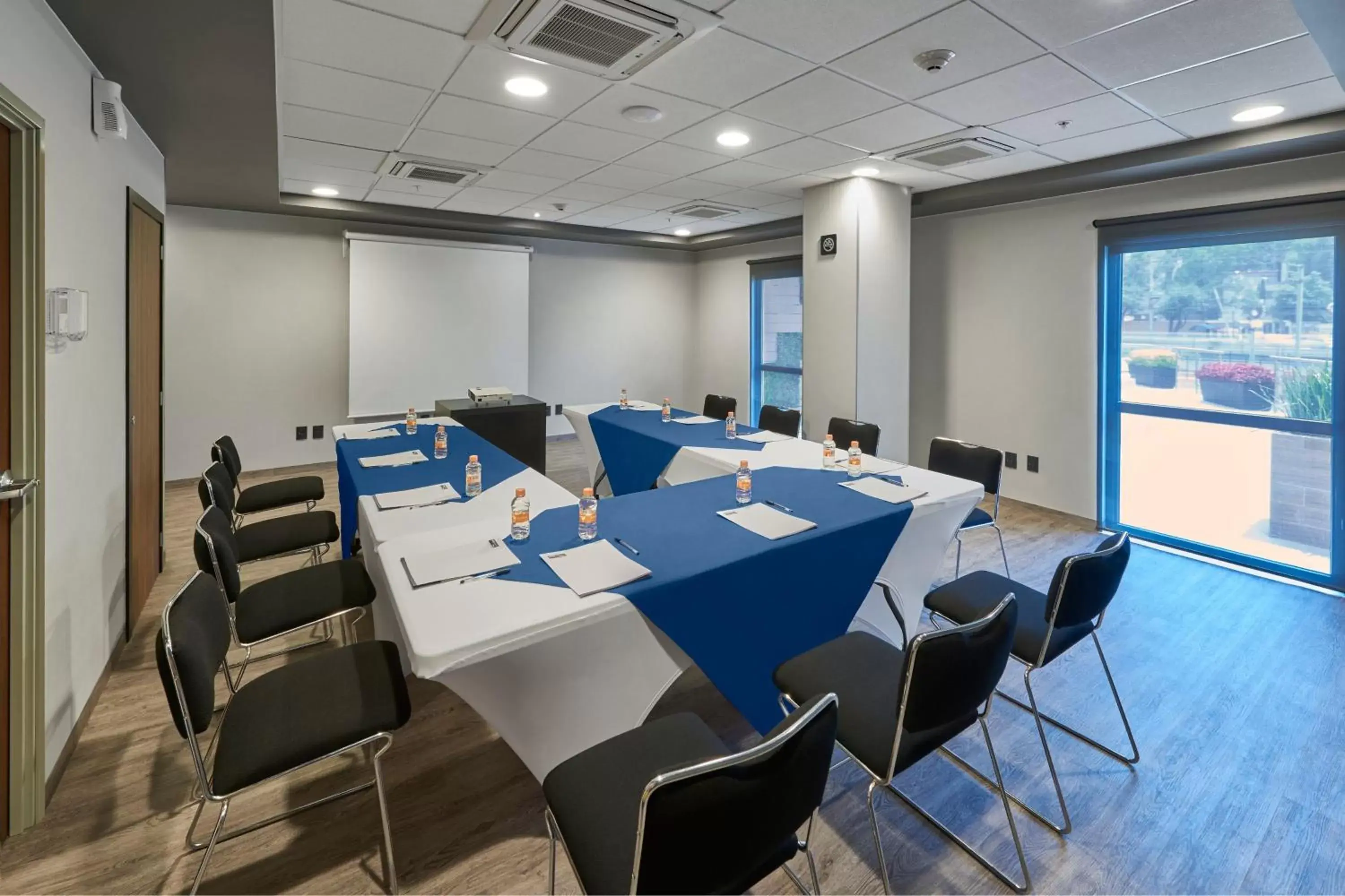 Meeting/conference room in City Express Plus by Marriott Leon Centro de Convenciones