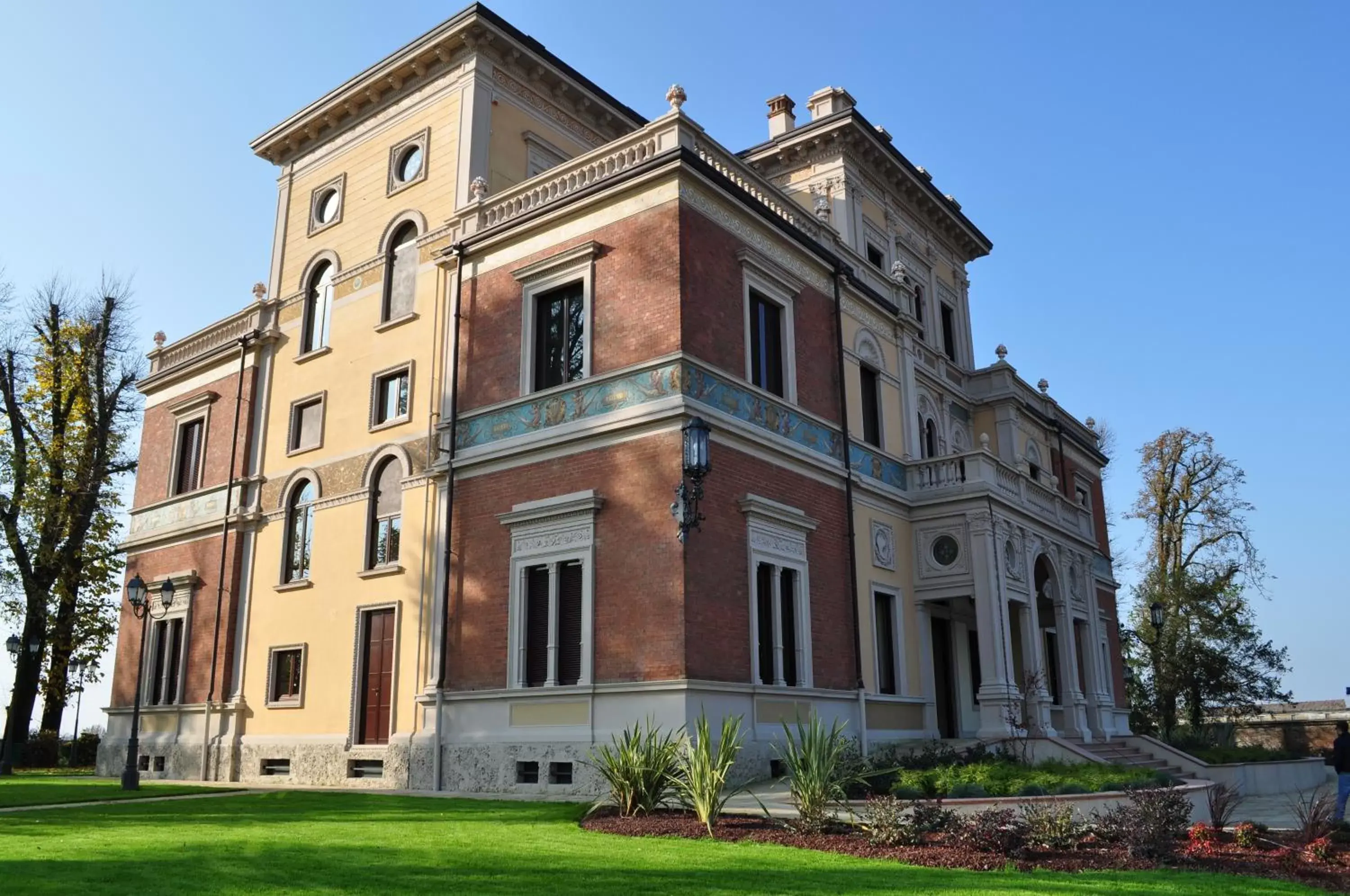 Facade/entrance, Property Building in Hotel Villa Borghesi