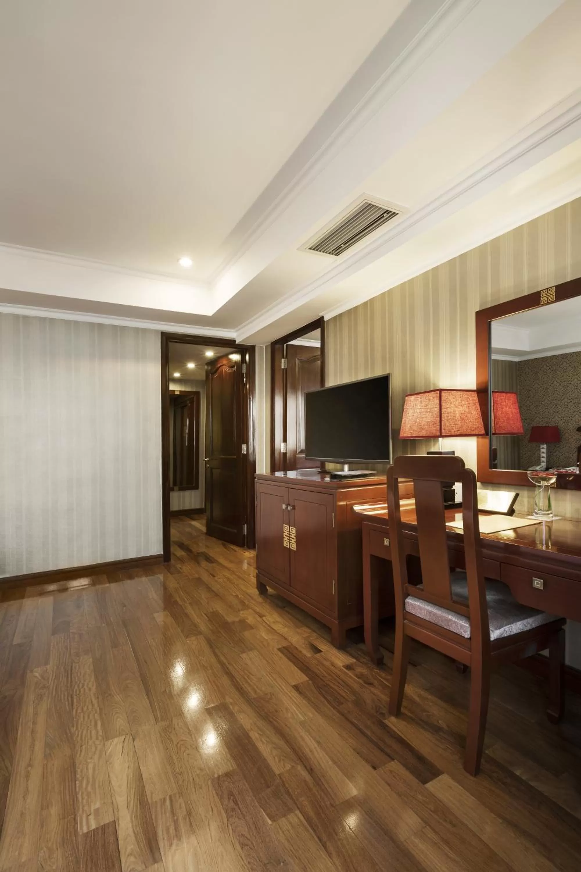 TV and multimedia in Rex Hotel