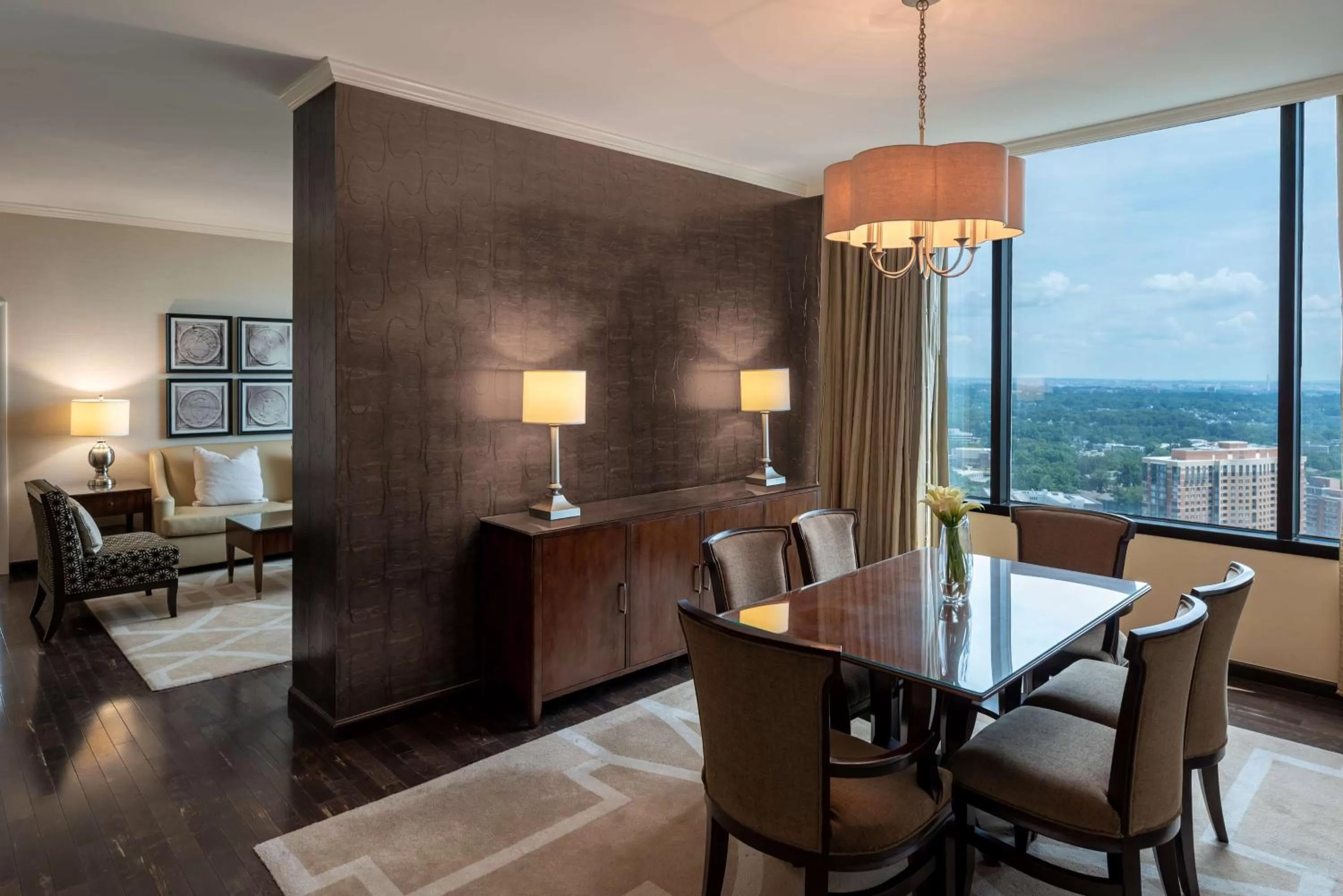 Living room in Hilton Alexandria Mark Center