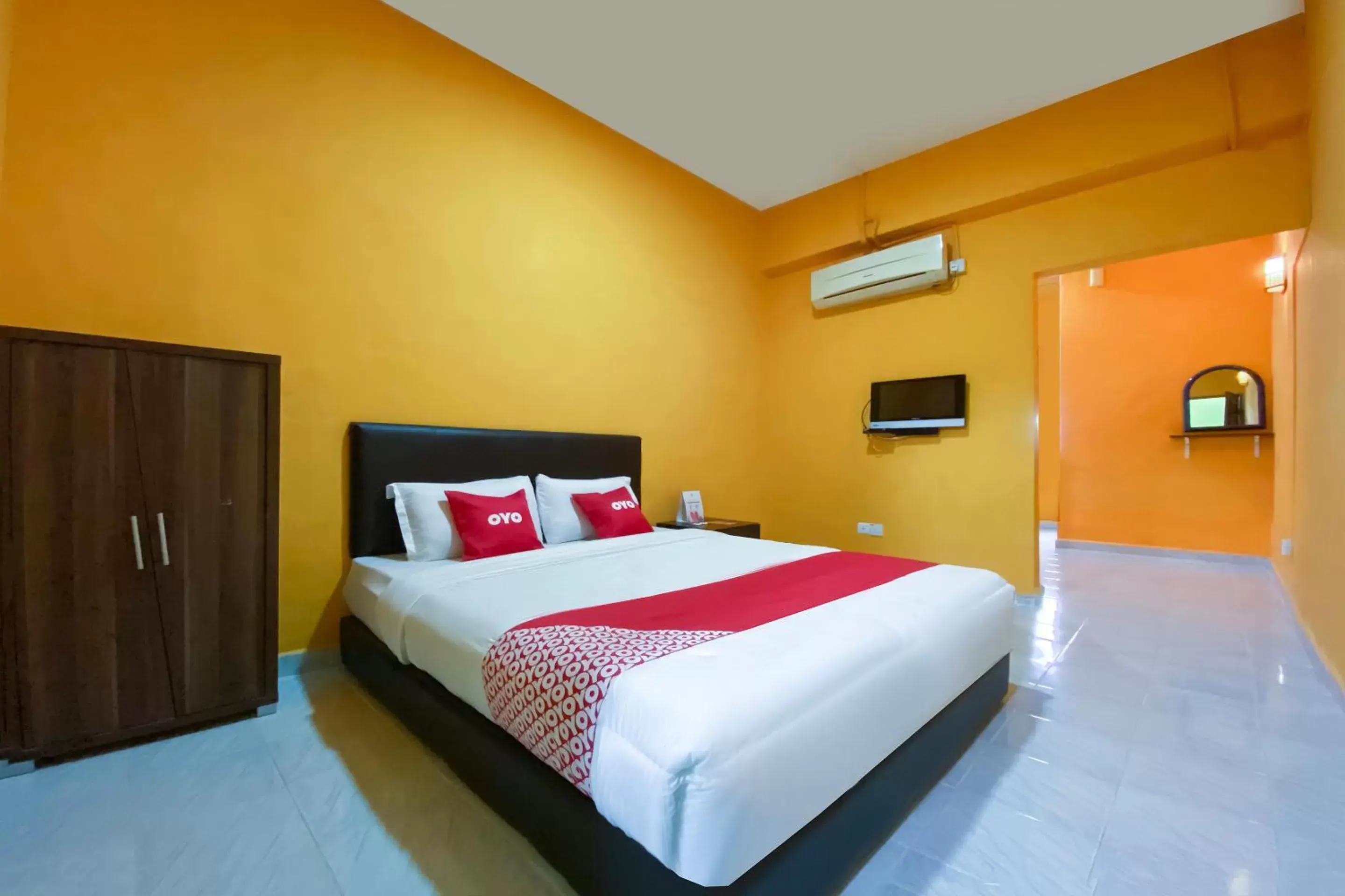 Bedroom, Bed in Super OYO 90039 Coop Hotel Kangar