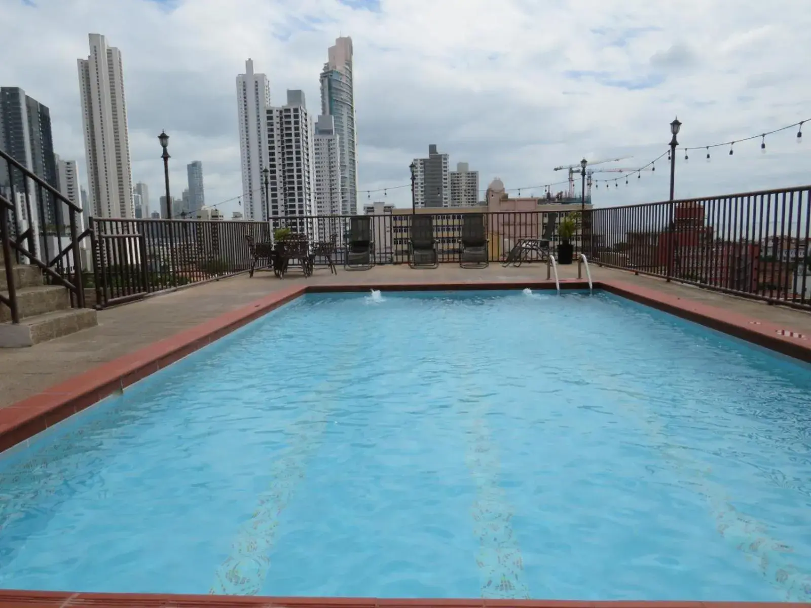 Swimming Pool in Hotel Costa Inn