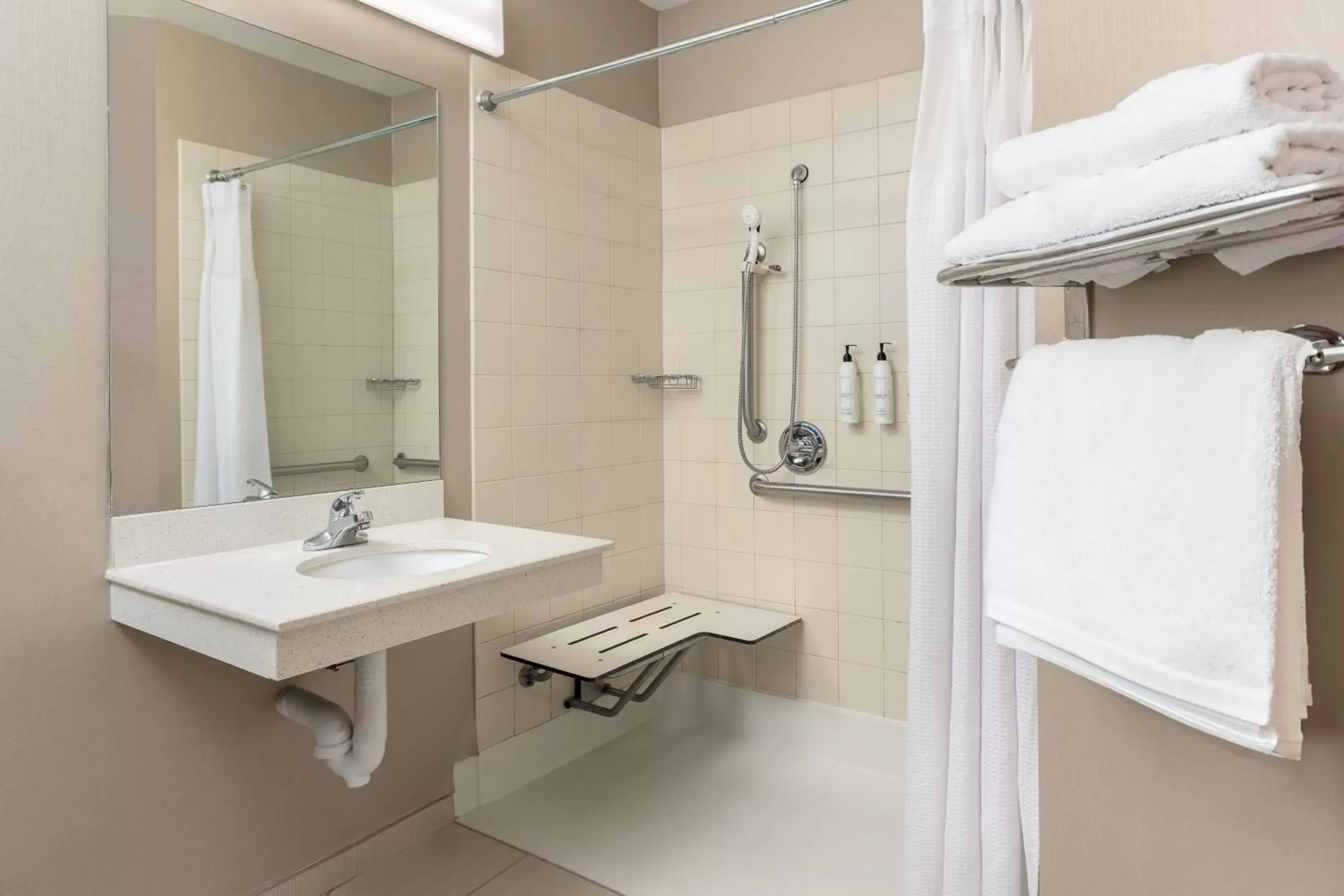 Bathroom in SpringHill Suites by Marriott Sacramento Roseville