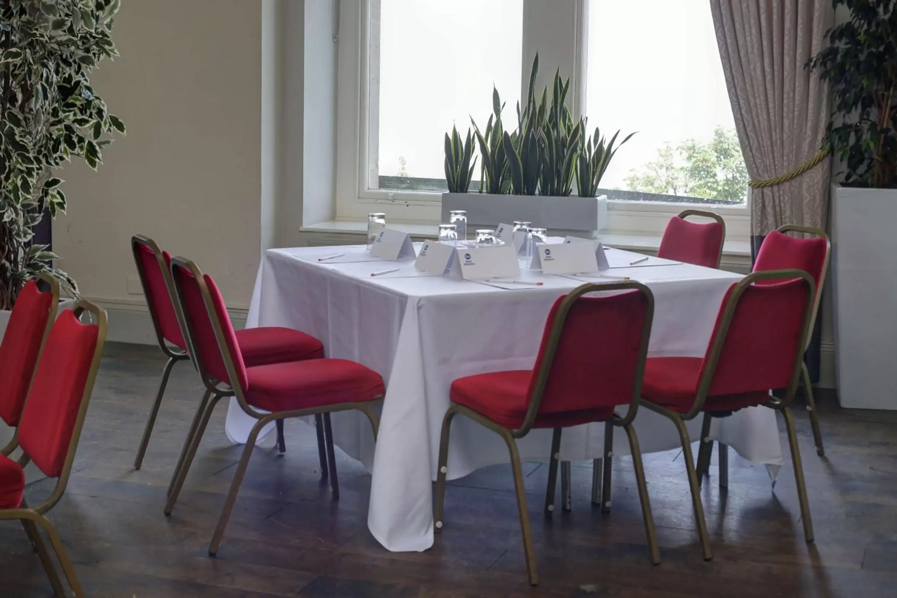 On site, Restaurant/Places to Eat in Best Western Walton Park Hotel