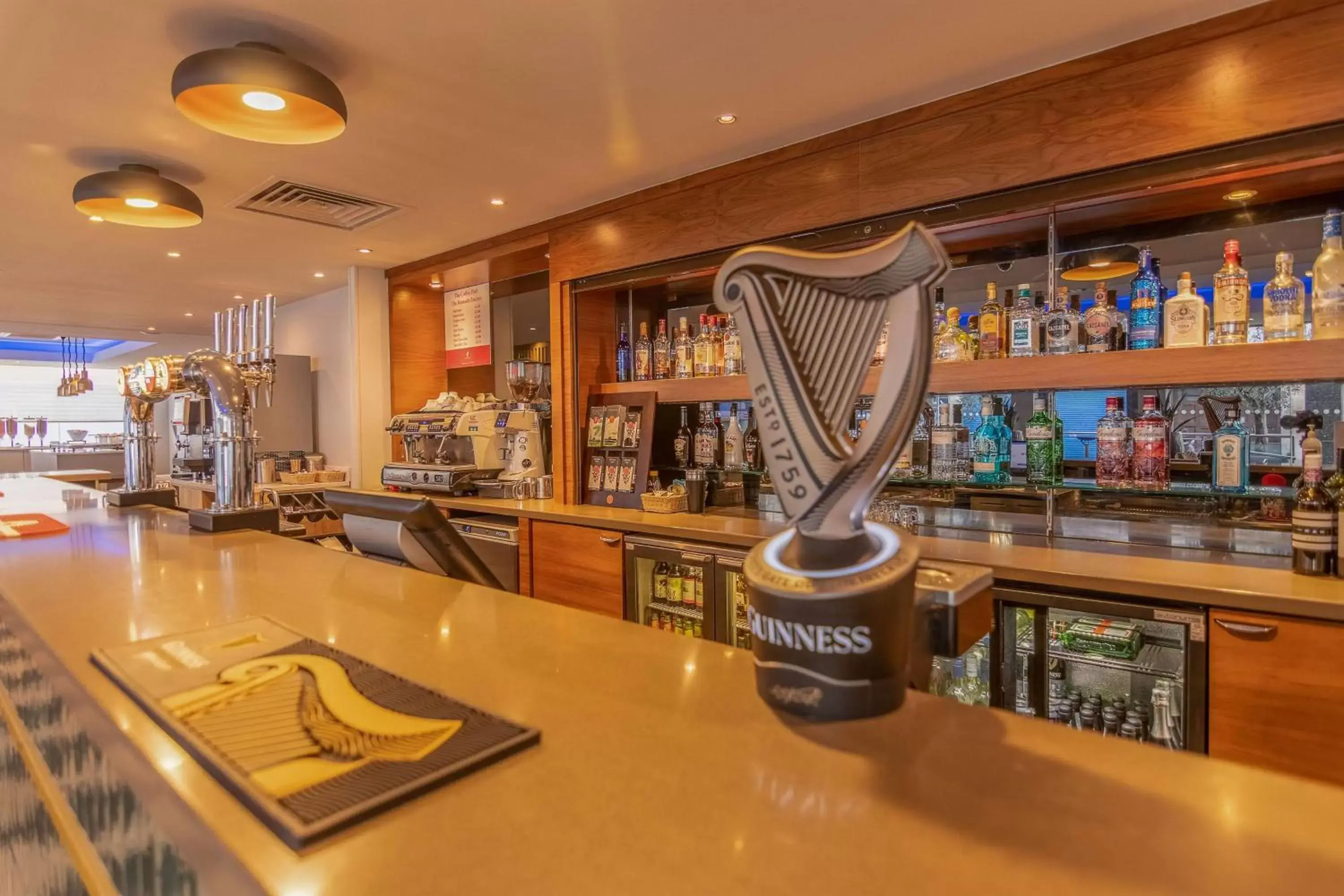 Lounge or bar, Lounge/Bar in Ramada Encore Leicester City Centre