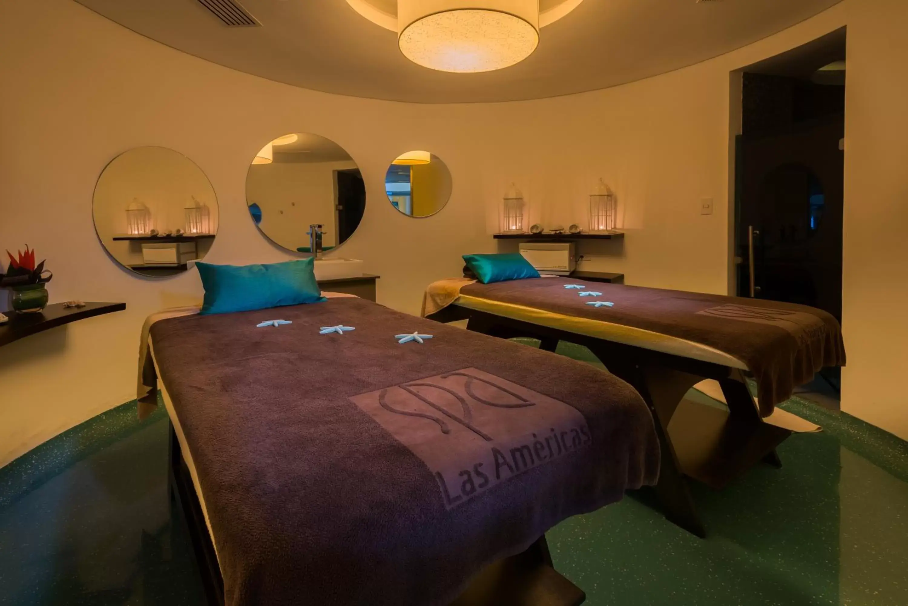 Massage, Bed in Hotel Las Americas Casa de Playa