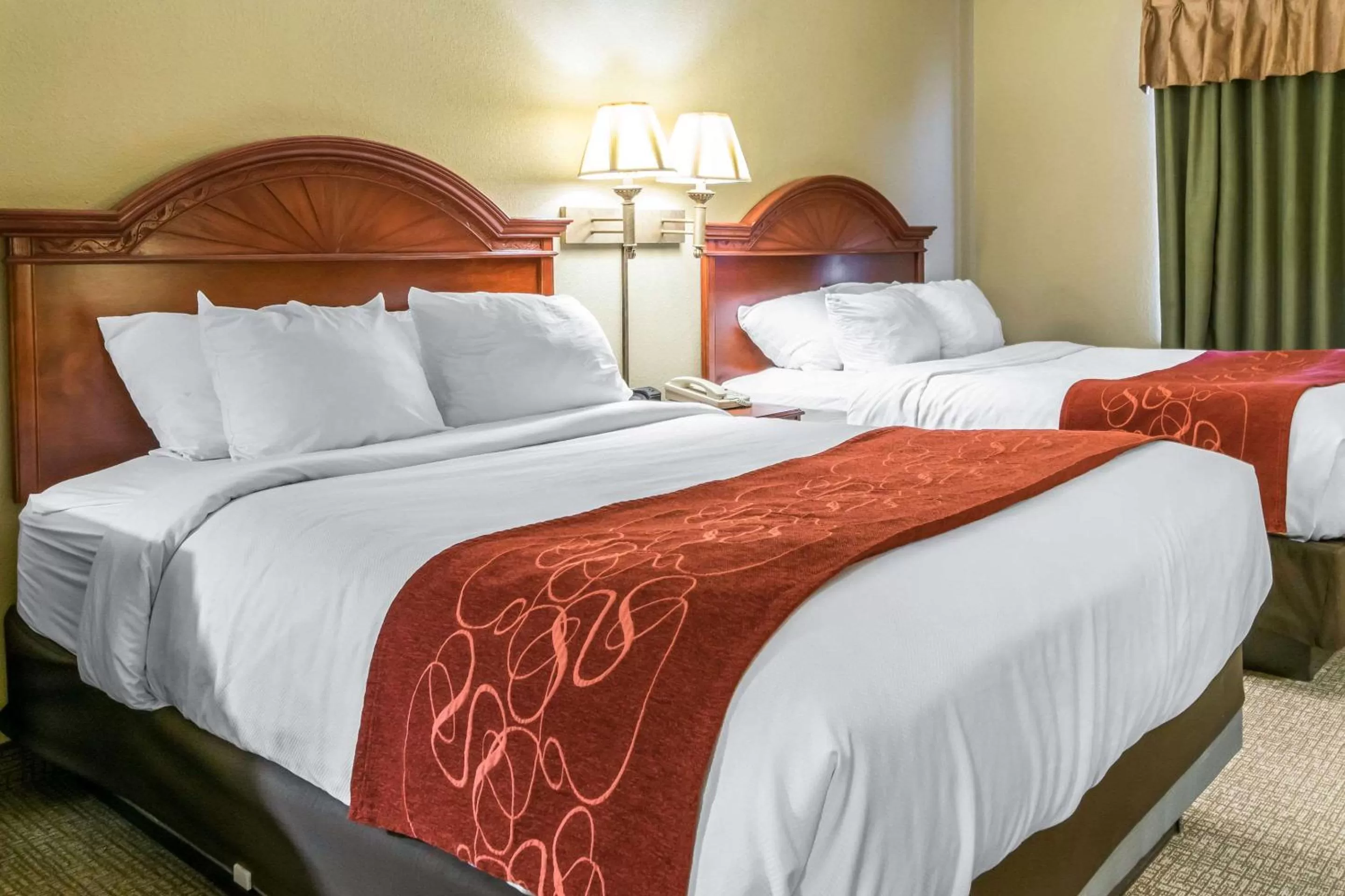 Photo of the whole room in Comfort Suites Owensboro South