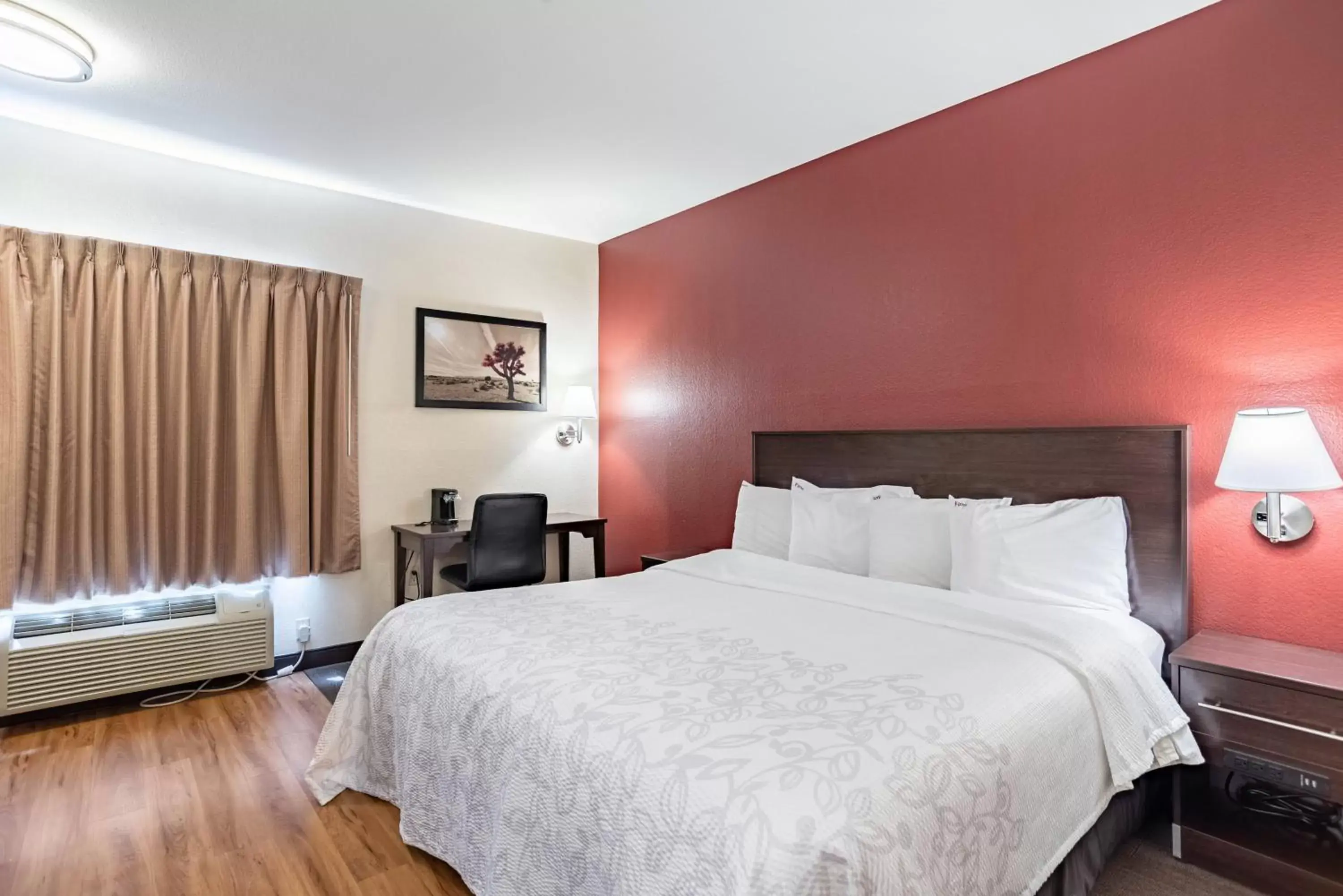 Photo of the whole room, Room Photo in Red Roof Inn PLUS + Phoenix West