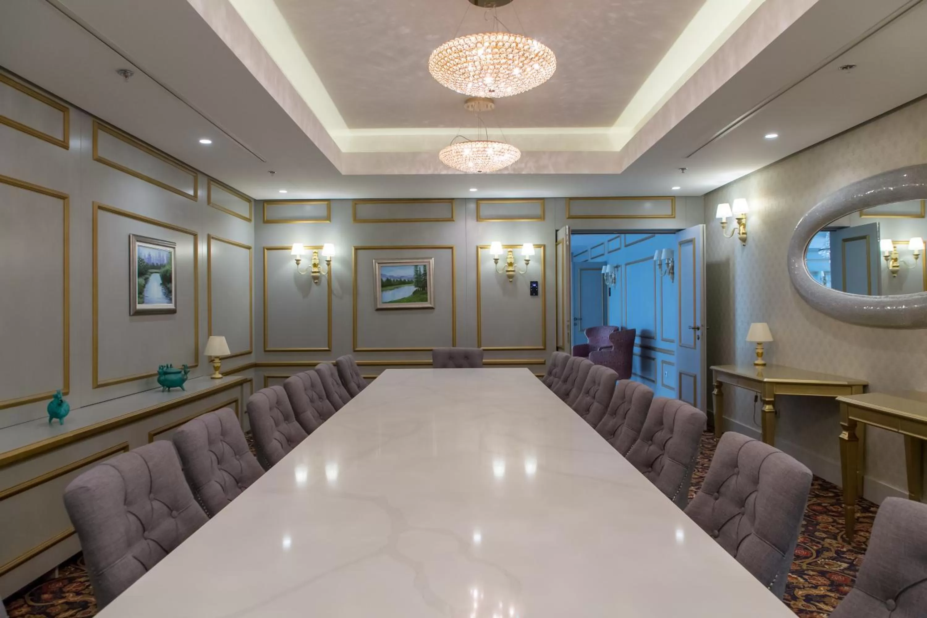 Dining area in Swissotel Sarajevo