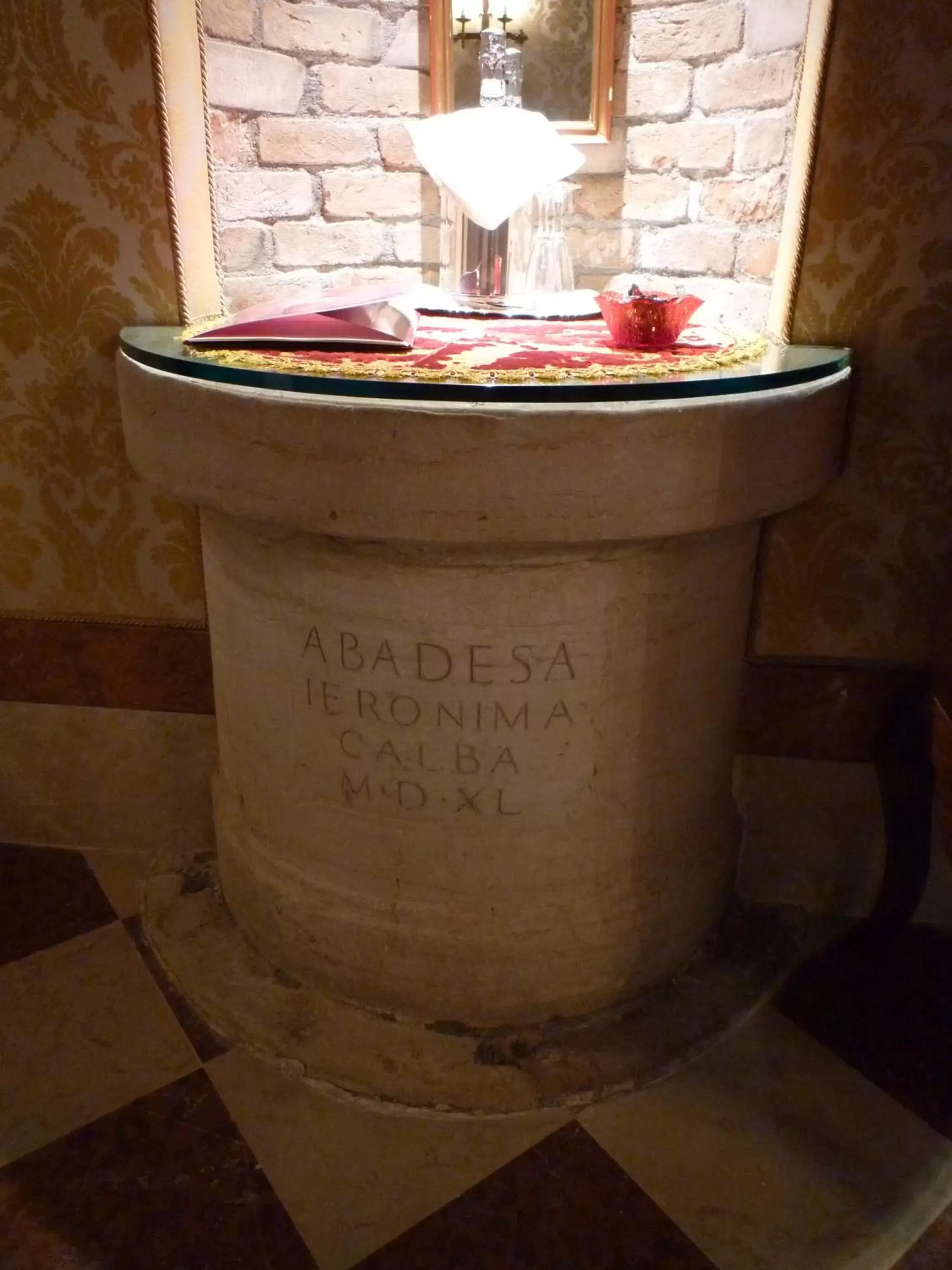 Decorative detail, Bathroom in Hotel Palazzo Abadessa