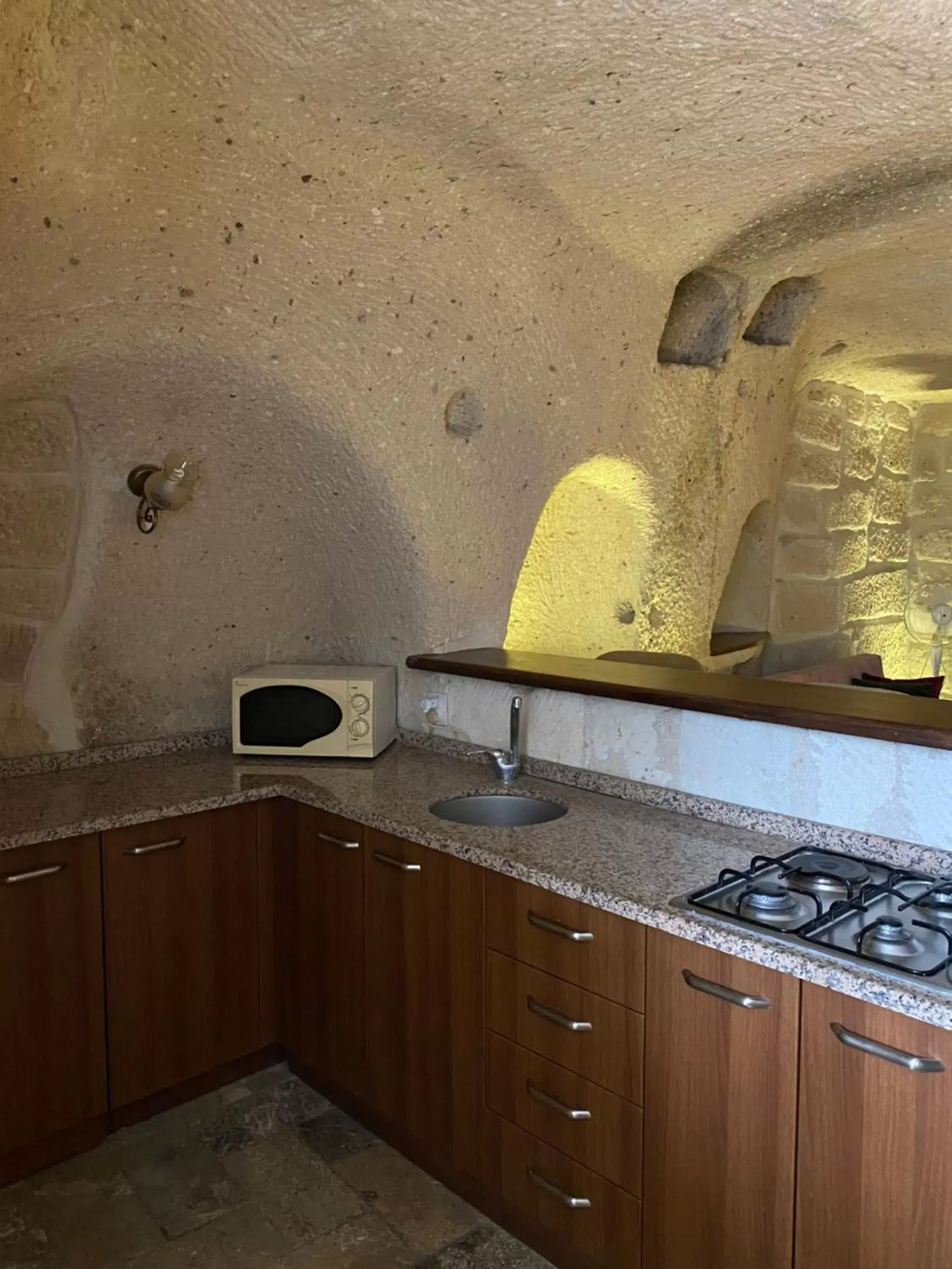 Kitchen/Kitchenette in Osmanbey Cave House