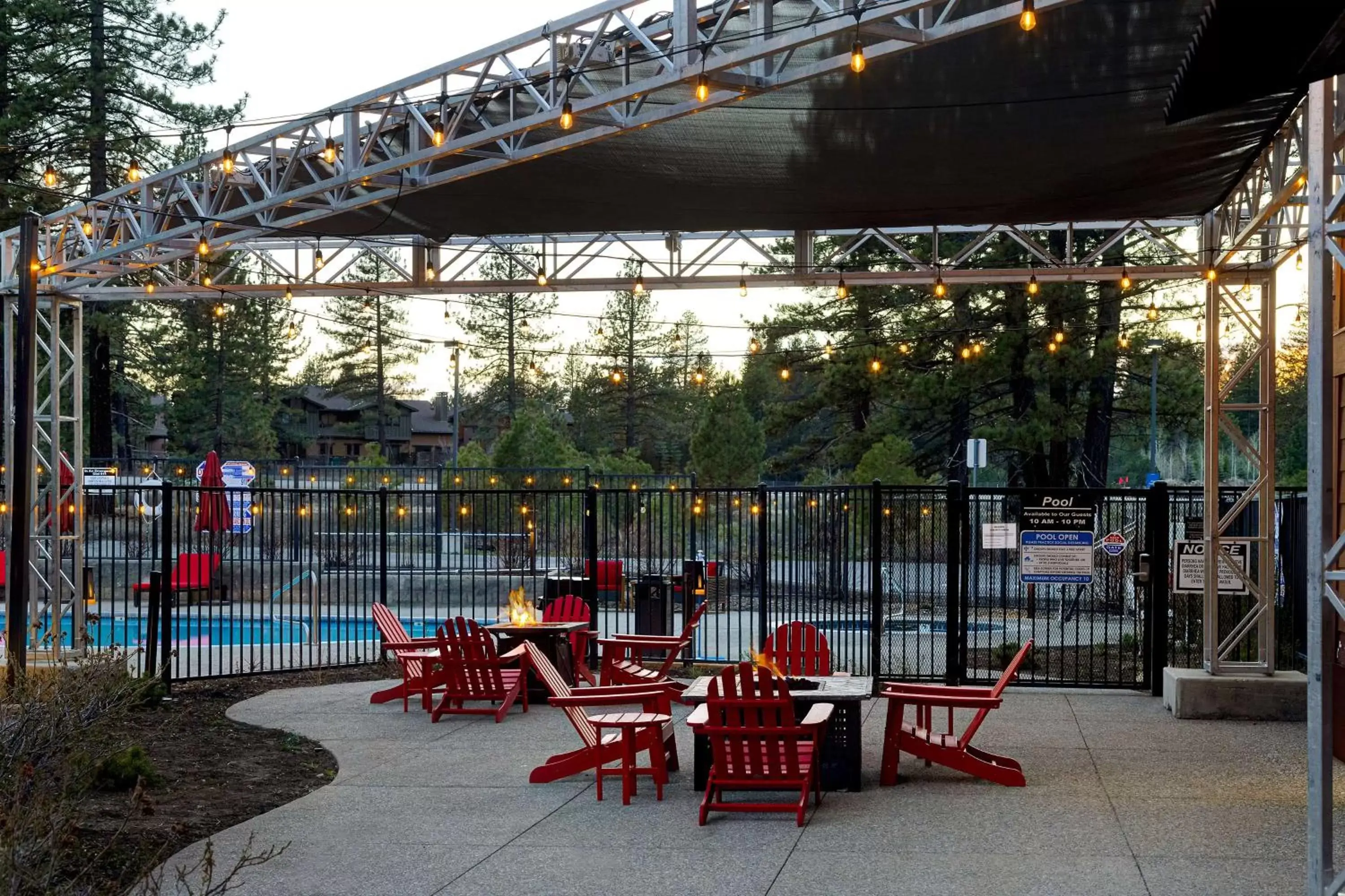 Pool view in Hampton Inn & Suites Tahoe-Truckee