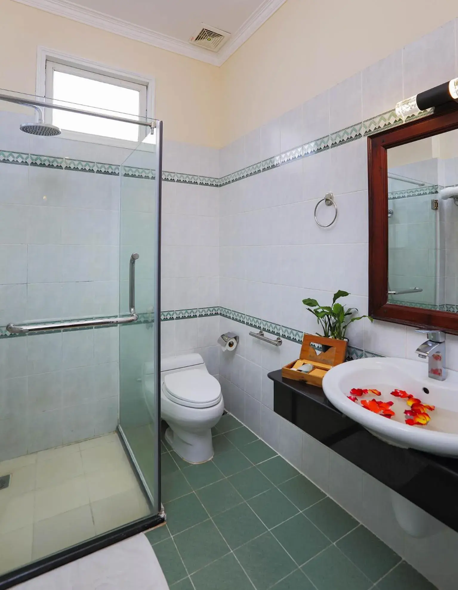 Bathroom in Muine Century Beach Resort & Spa Bathroom in Muine Century Beach Resort & Spa