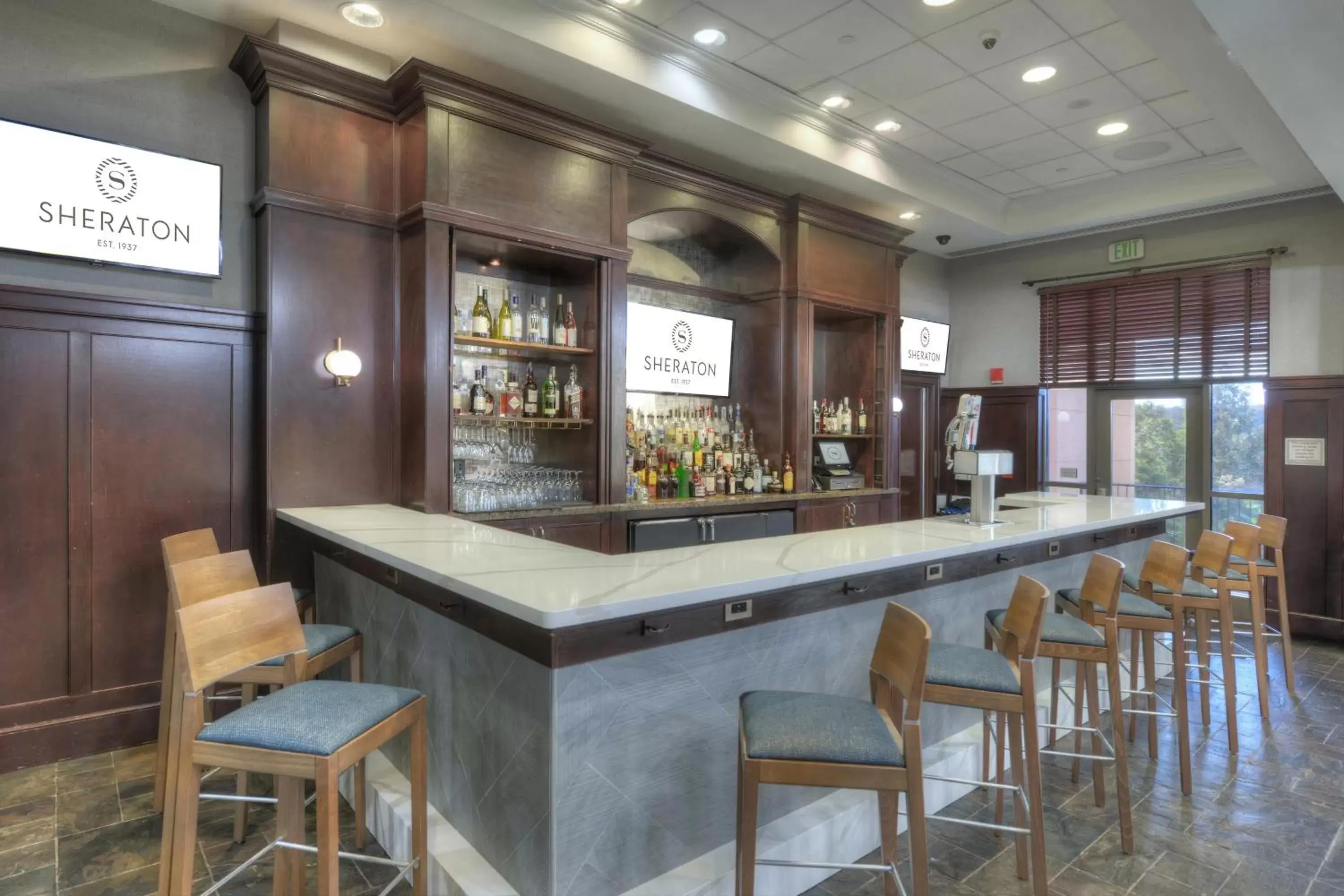 Lounge or bar, Lounge/Bar in Sheraton Baltimore Washington Airport - BWI