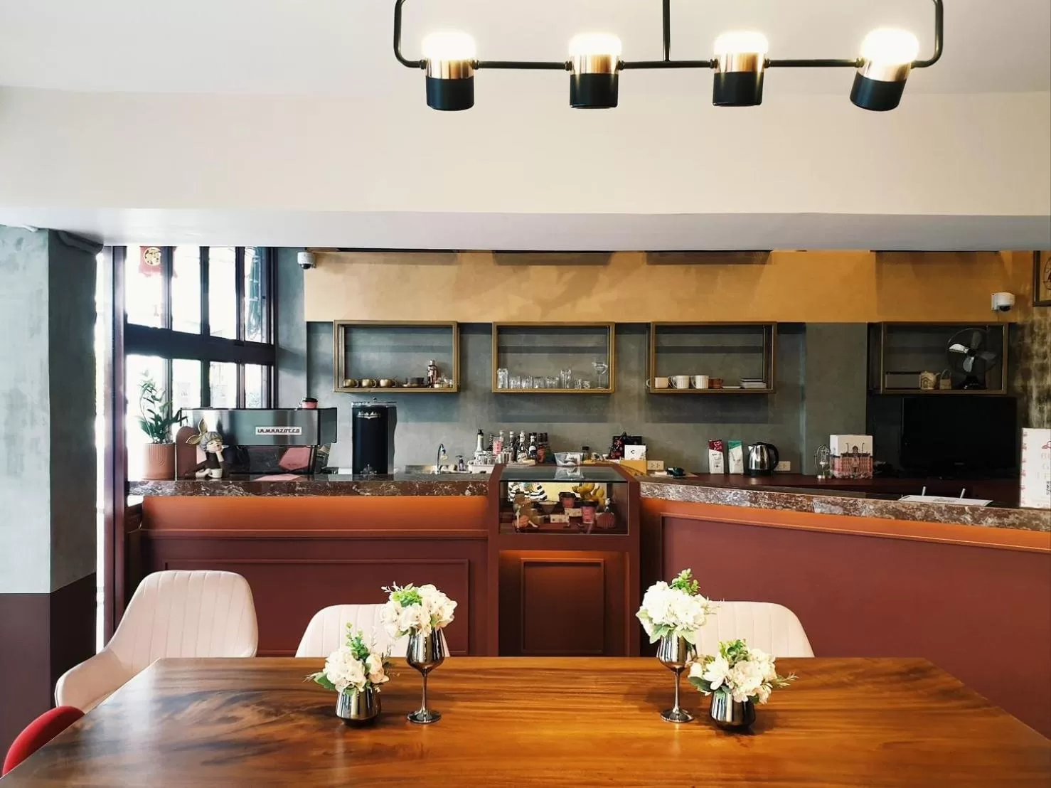 Restaurant/places to eat in Golden House