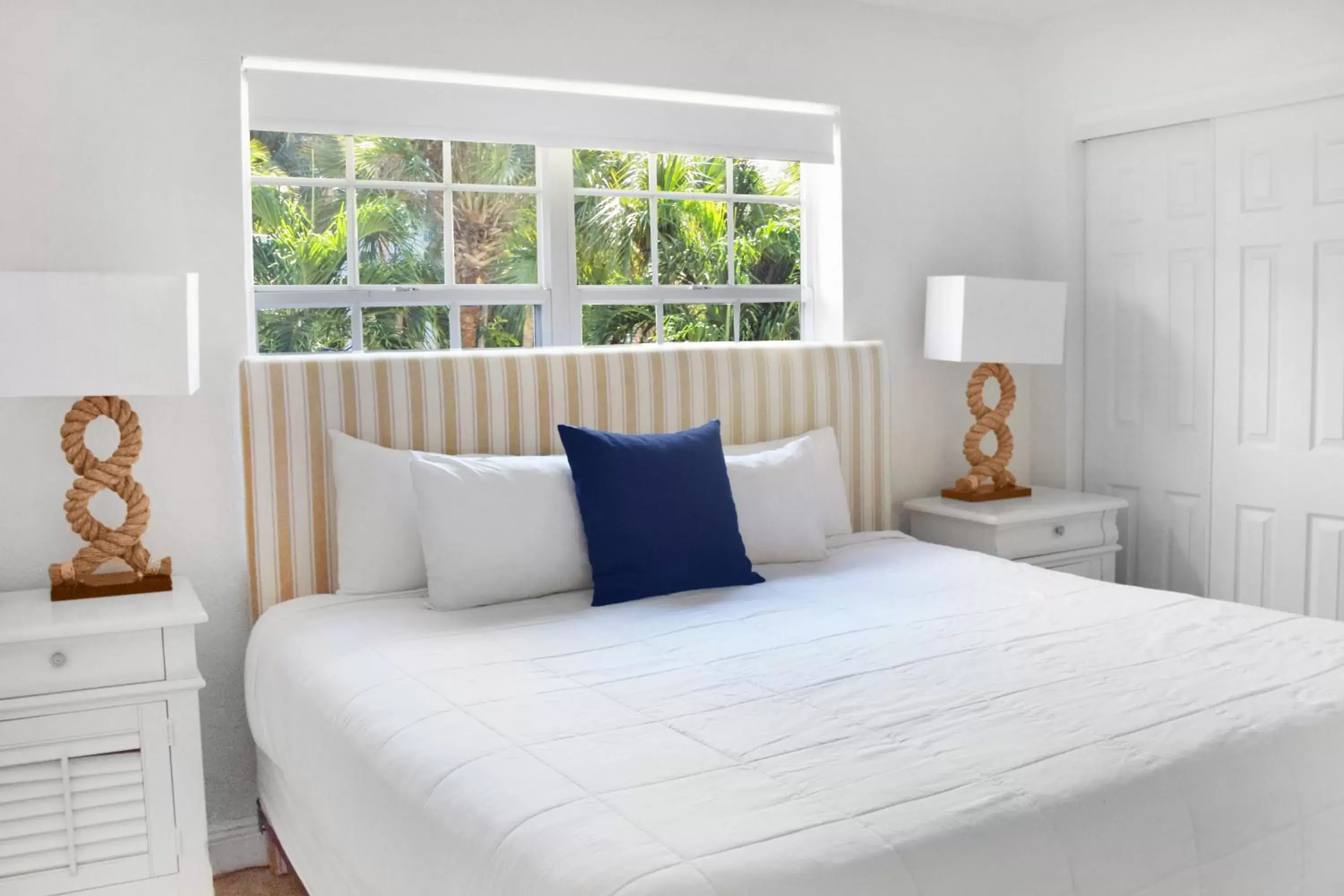 Bedroom, Bed in Coral Reef at Key Biscayne