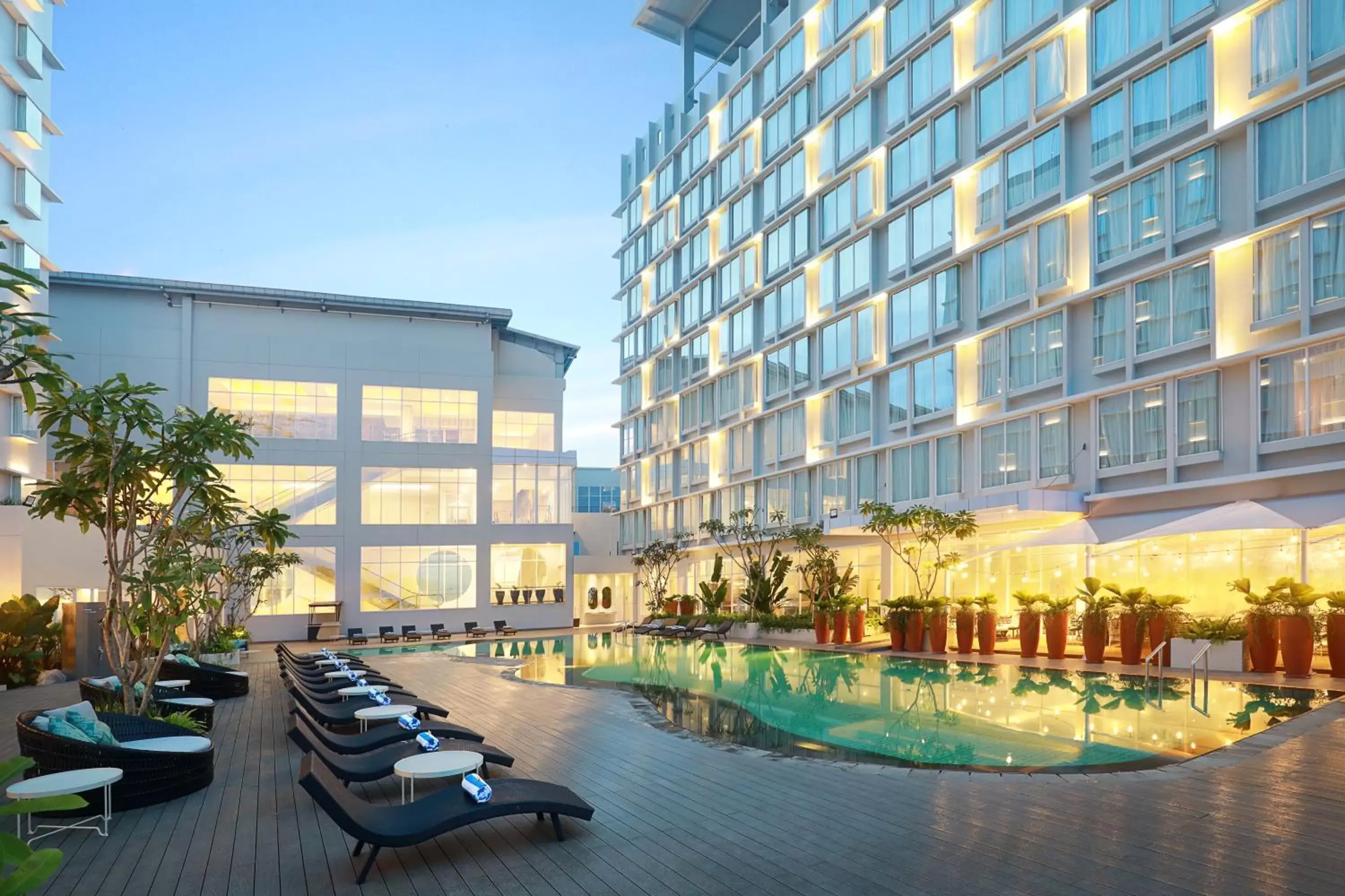 Swimming pool in Mercure Samarinda Swimming pool in Mercure Samarinda