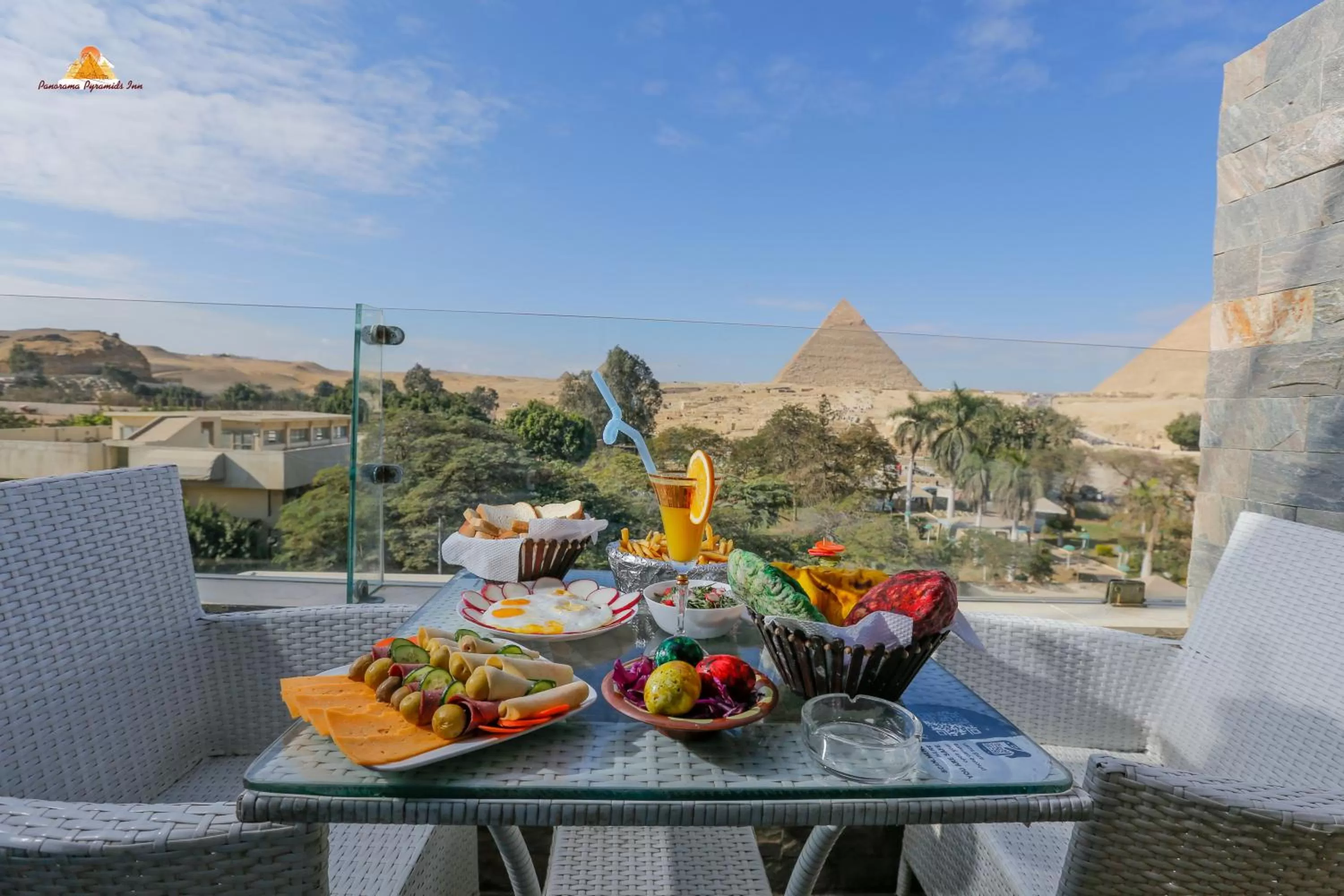 Restaurant/places to eat in PANORAMA view pyramids
