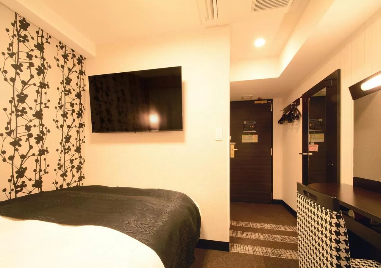 TV and multimedia, Bed in APA Hotel Kagoshima Tenmonkan