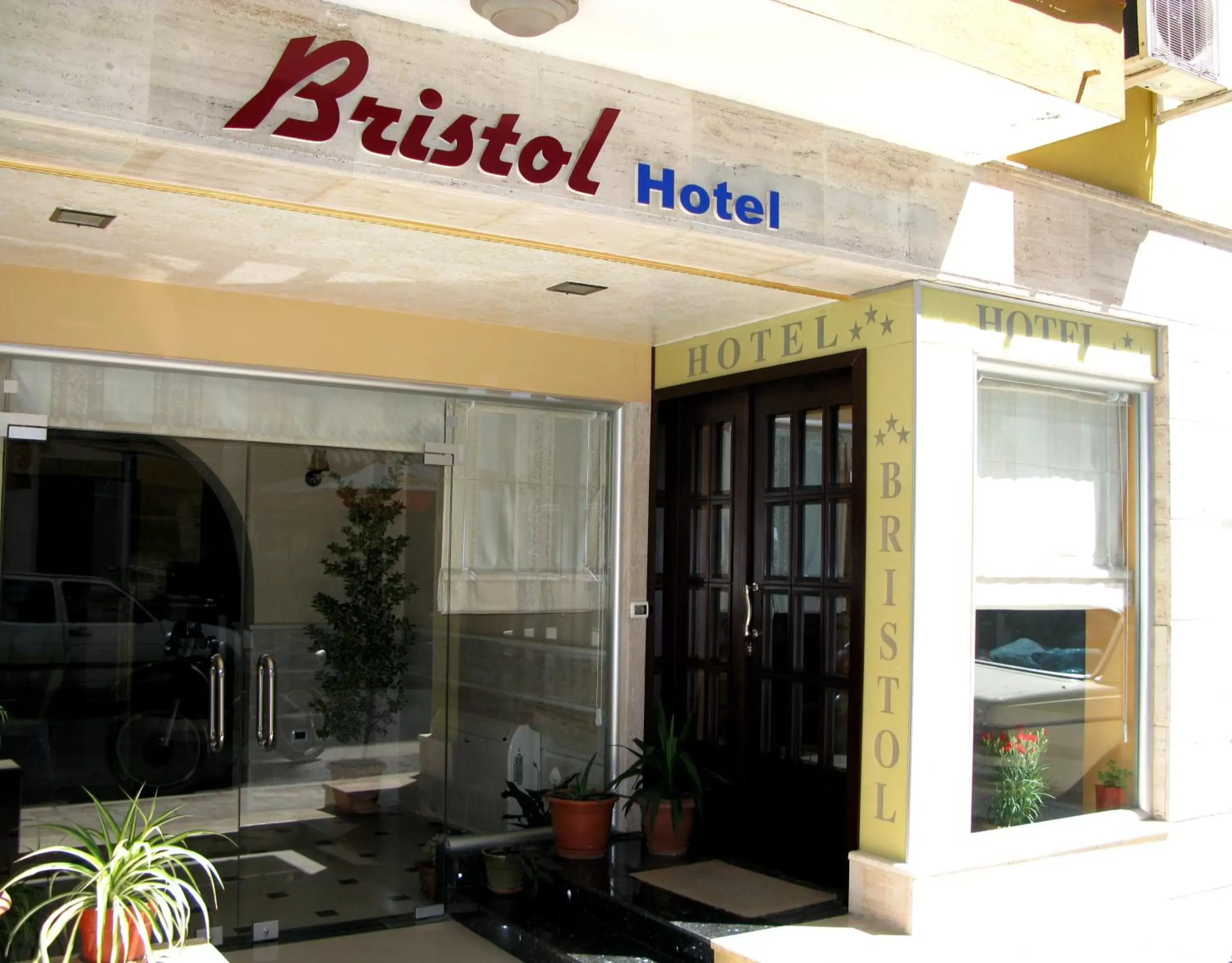 Facade/entrance in Bristol Hotel Tirana