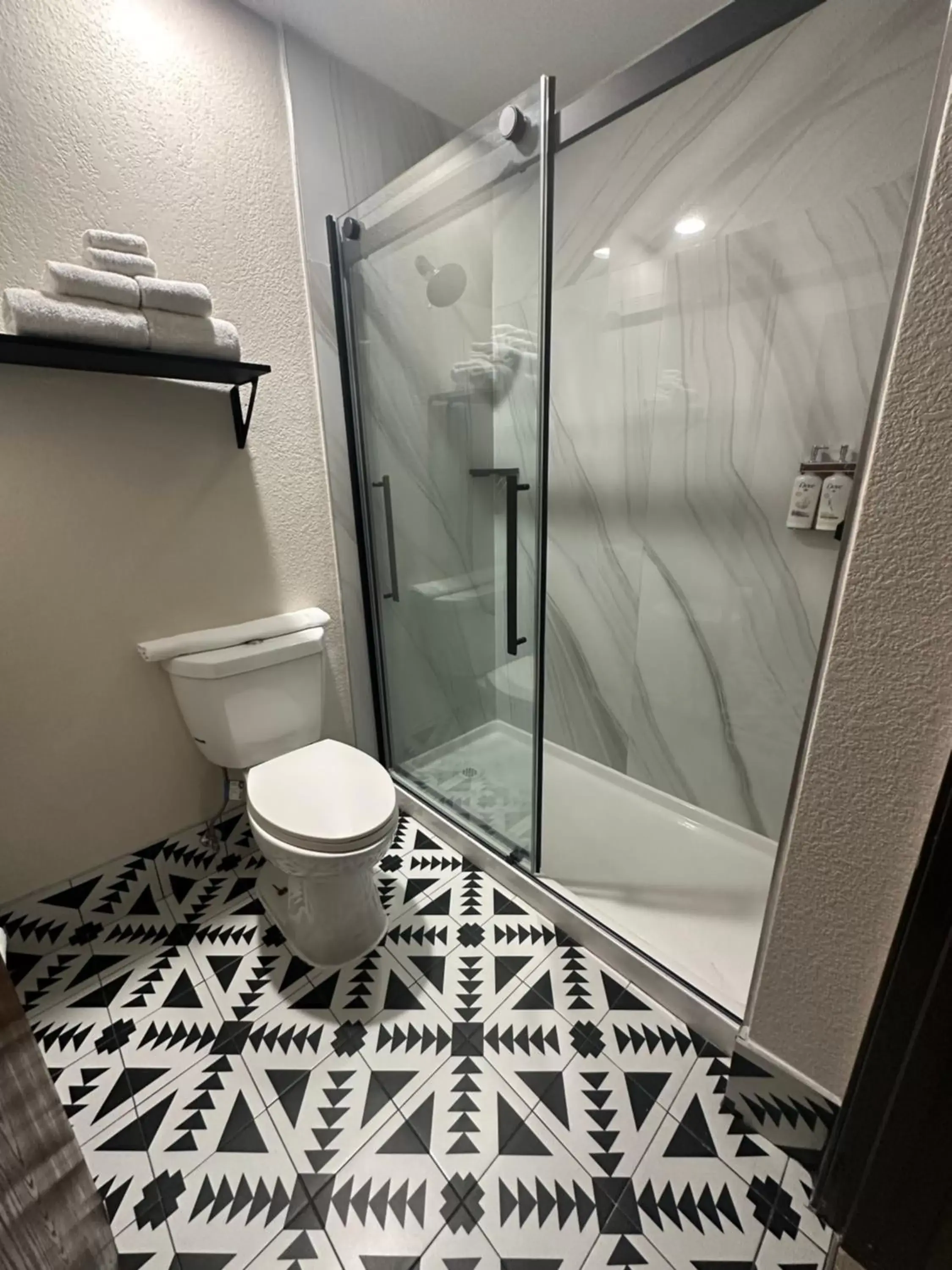 Shower, Bathroom in Days Inn by Wyndham Arlington