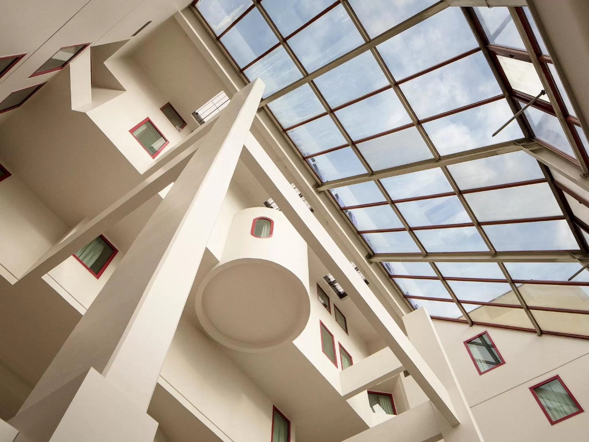 Facade/entrance in Kyriad Paris Est - Bois de Vincennes