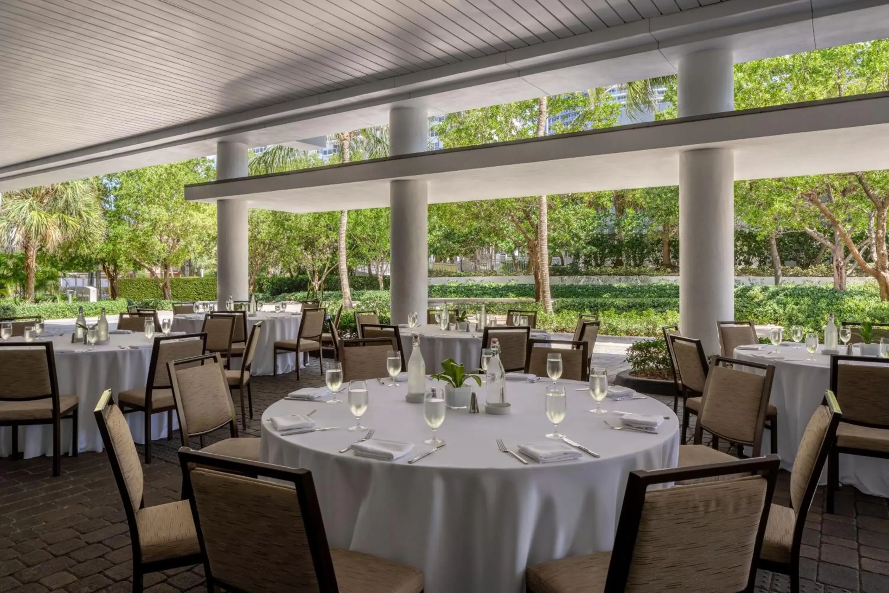 Meeting/conference room, Restaurant/Places to Eat in The Westin Fort Lauderdale Beach Resort