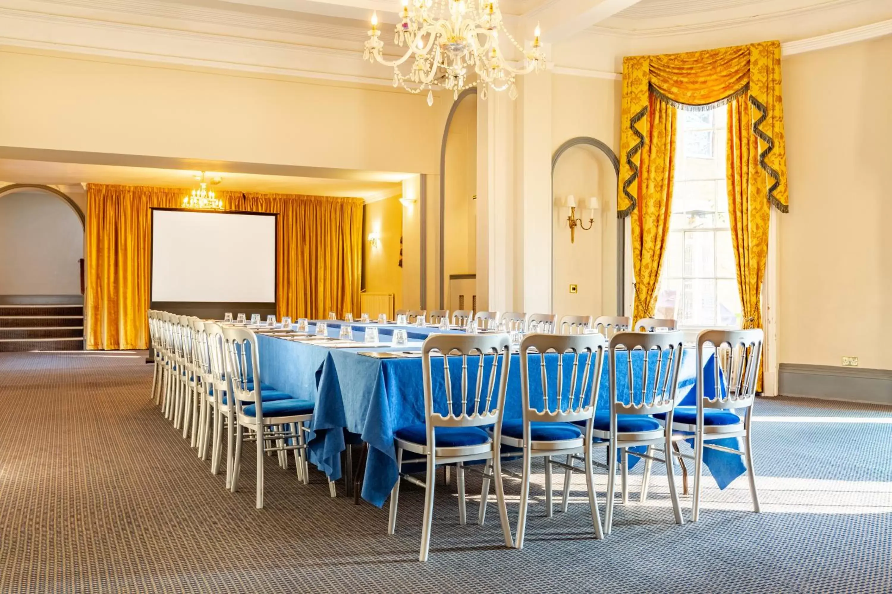 Meeting/conference room, Restaurant/Places to Eat in Woodland Manor Hotel