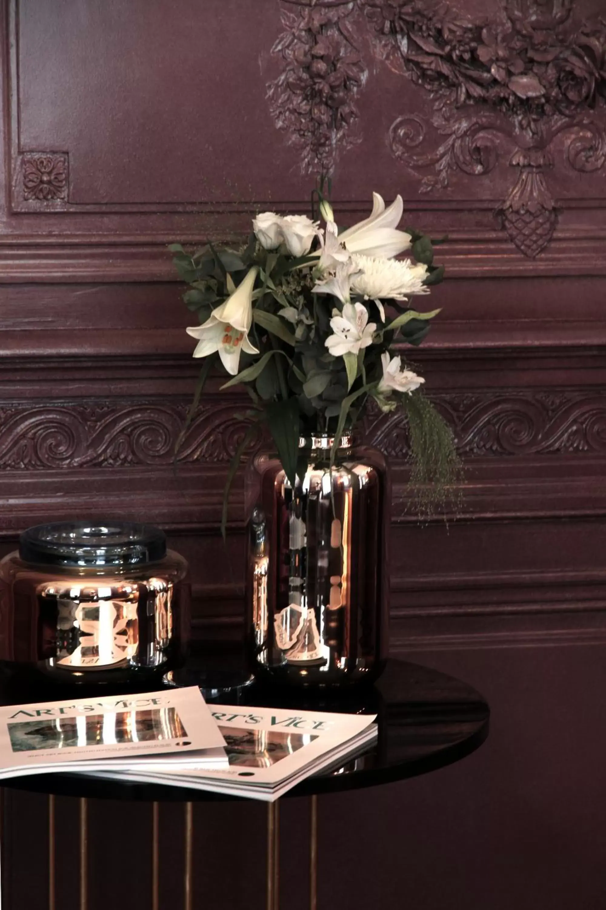 Property building in Yndo Hôtel Property building in Yndo Hôtel